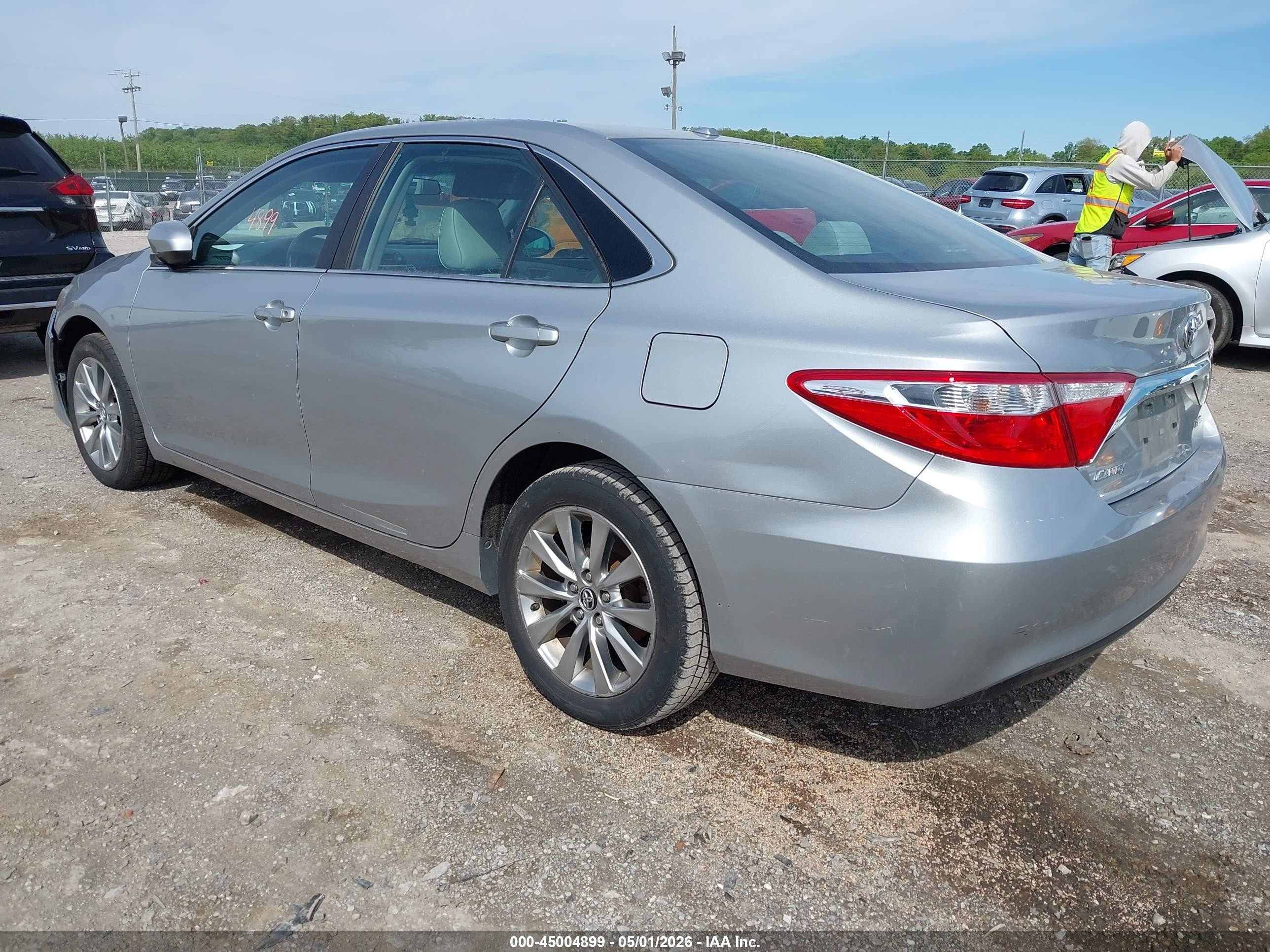 2015 Toyota Camry Le/se/xle/xse Silver vin: 4T4BF1FK7FR499663