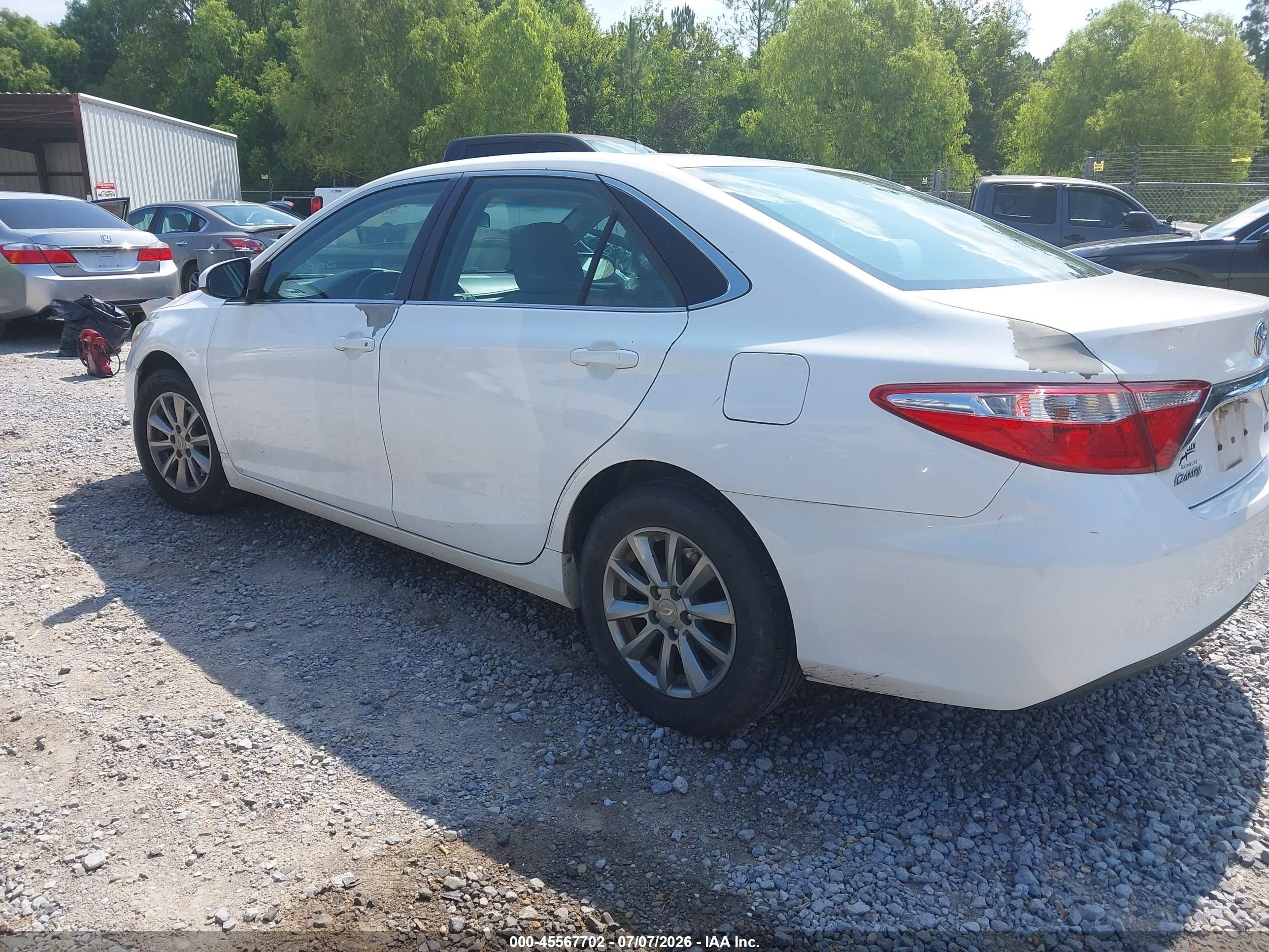 2015 Toyota Camry Le White vin: 4T4BF1FK7FR507356