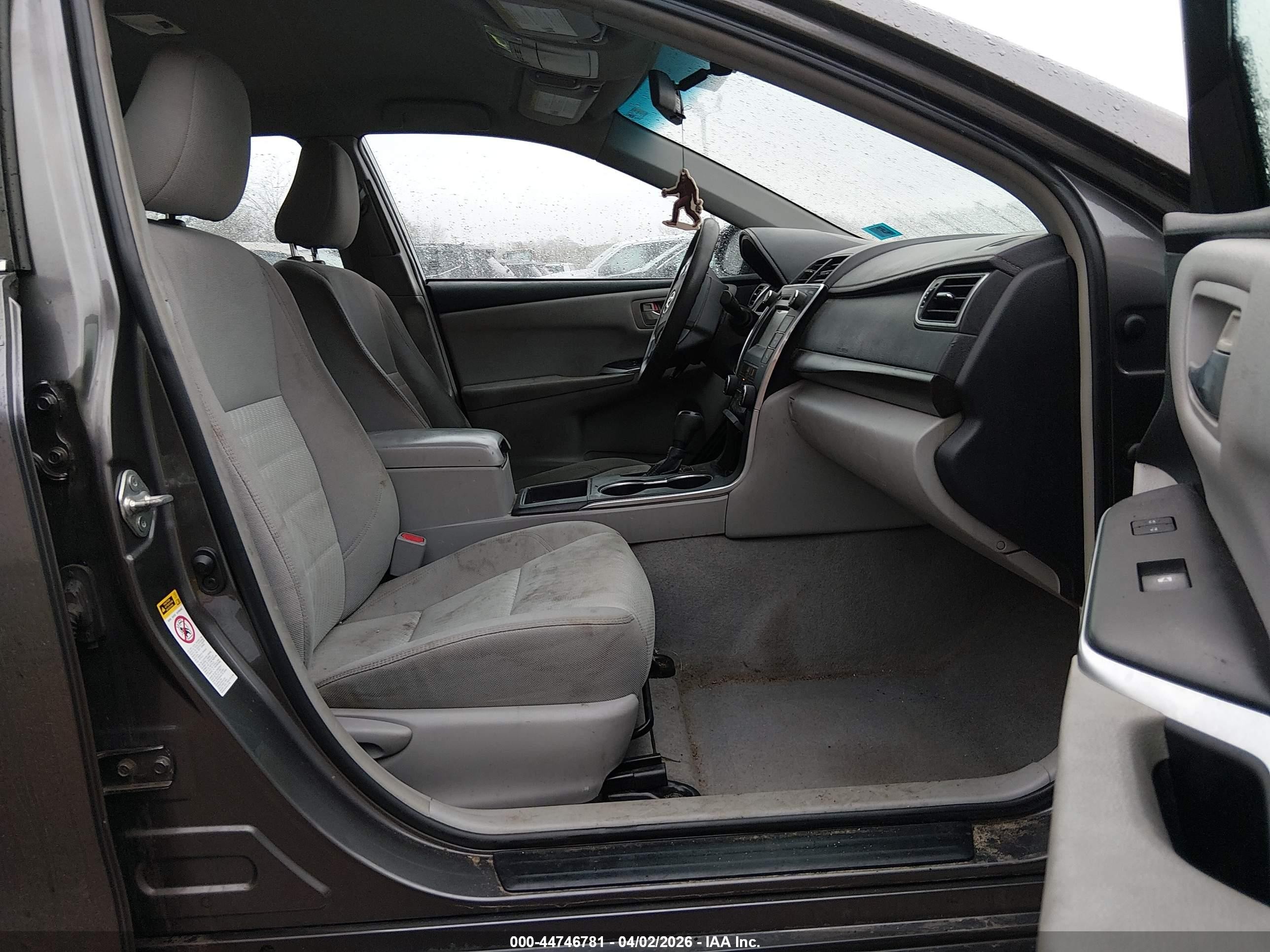2015 Toyota Camry Le Gray vin: 4T4BF1FK7FR514016