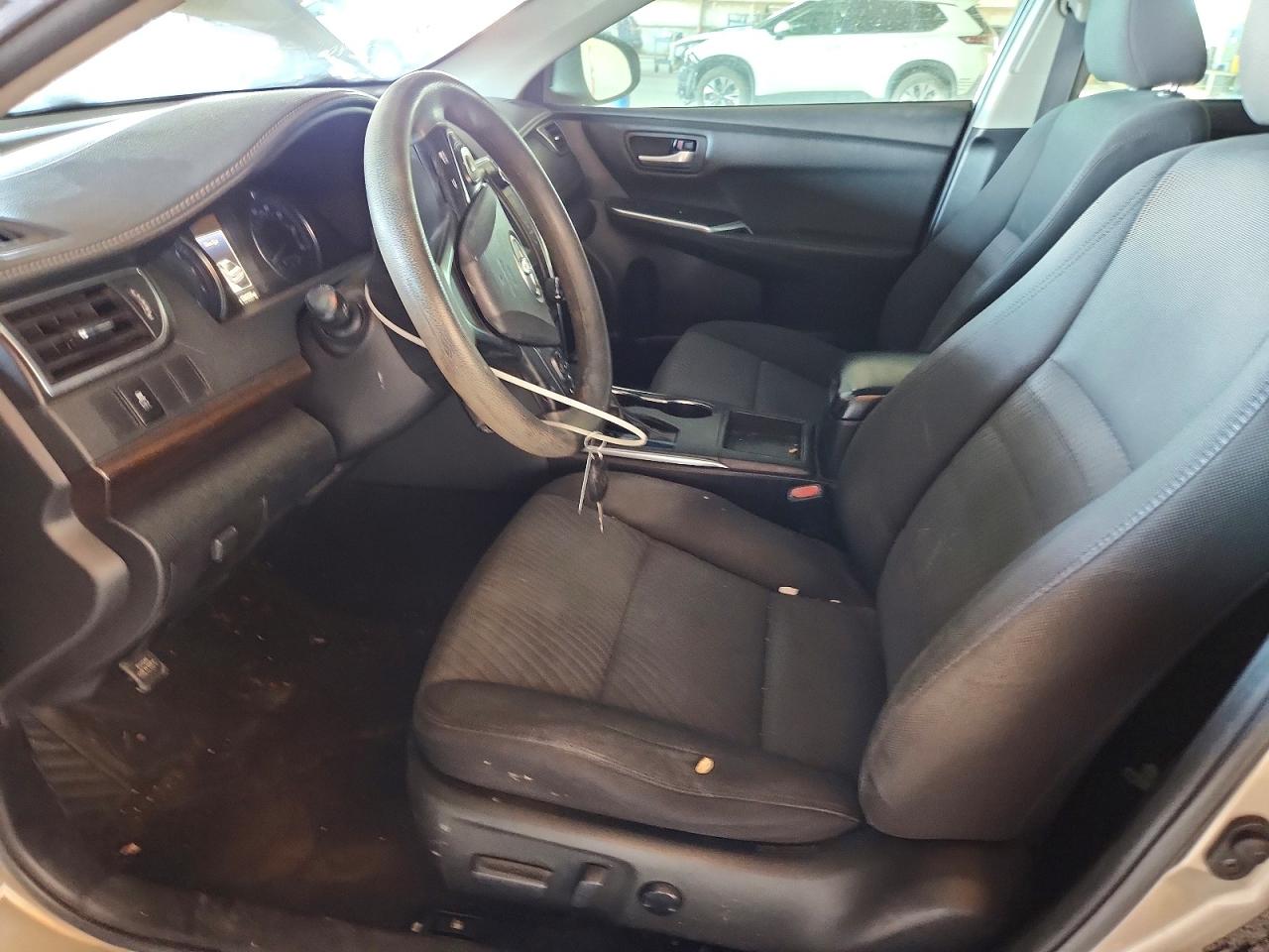 2016 Toyota Camry Le Gold vin: 4T4BF1FK7GR542917