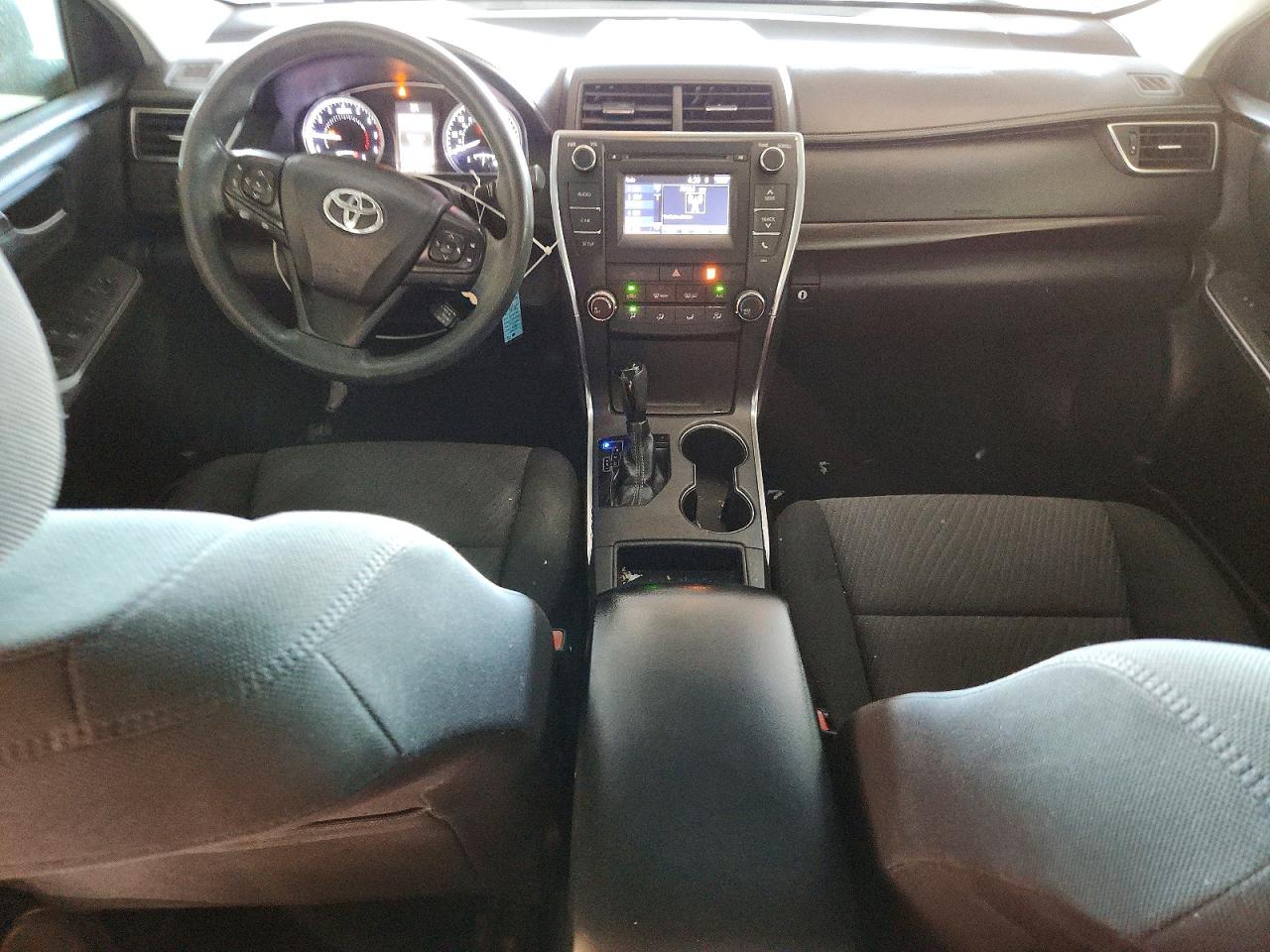 2016 Toyota Camry Le Gold vin: 4T4BF1FK7GR542917