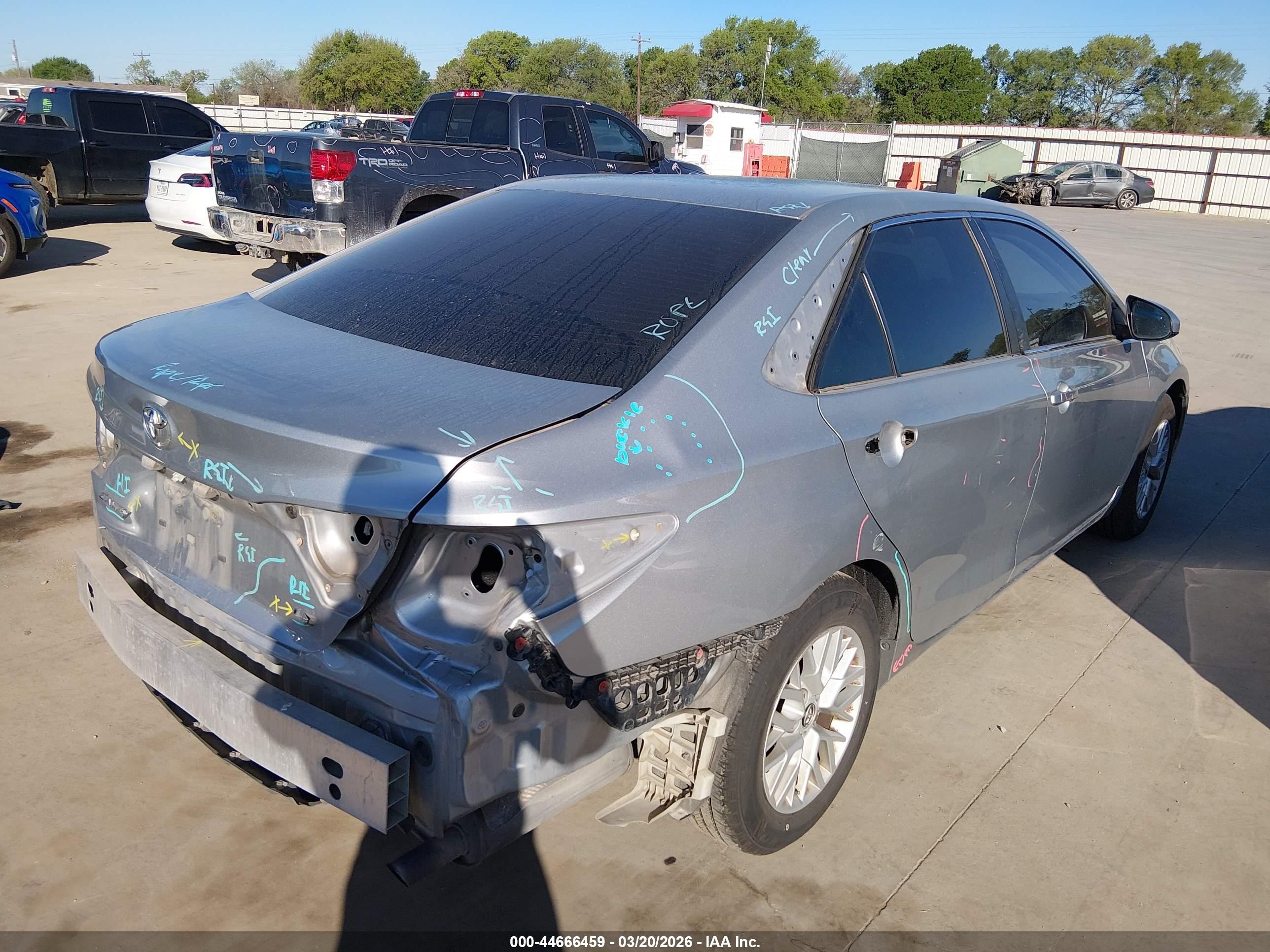 2016 Toyota Camry Le Silver vin: 4T4BF1FK7GR547213