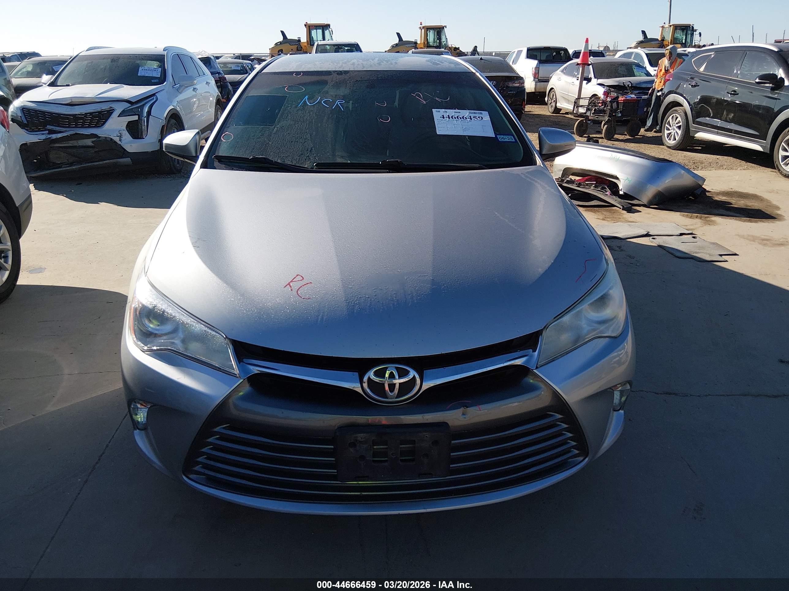 2016 Toyota Camry Le Silver vin: 4T4BF1FK7GR547213