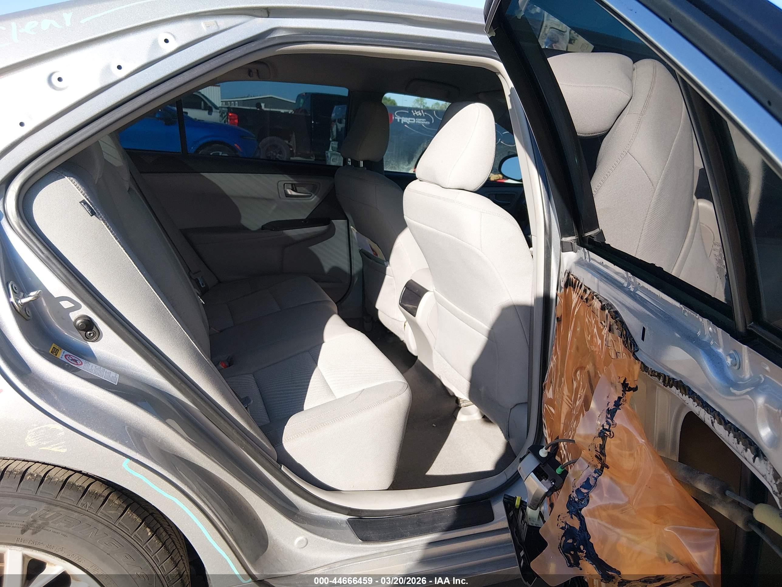 2016 Toyota Camry Le Silver vin: 4T4BF1FK7GR547213