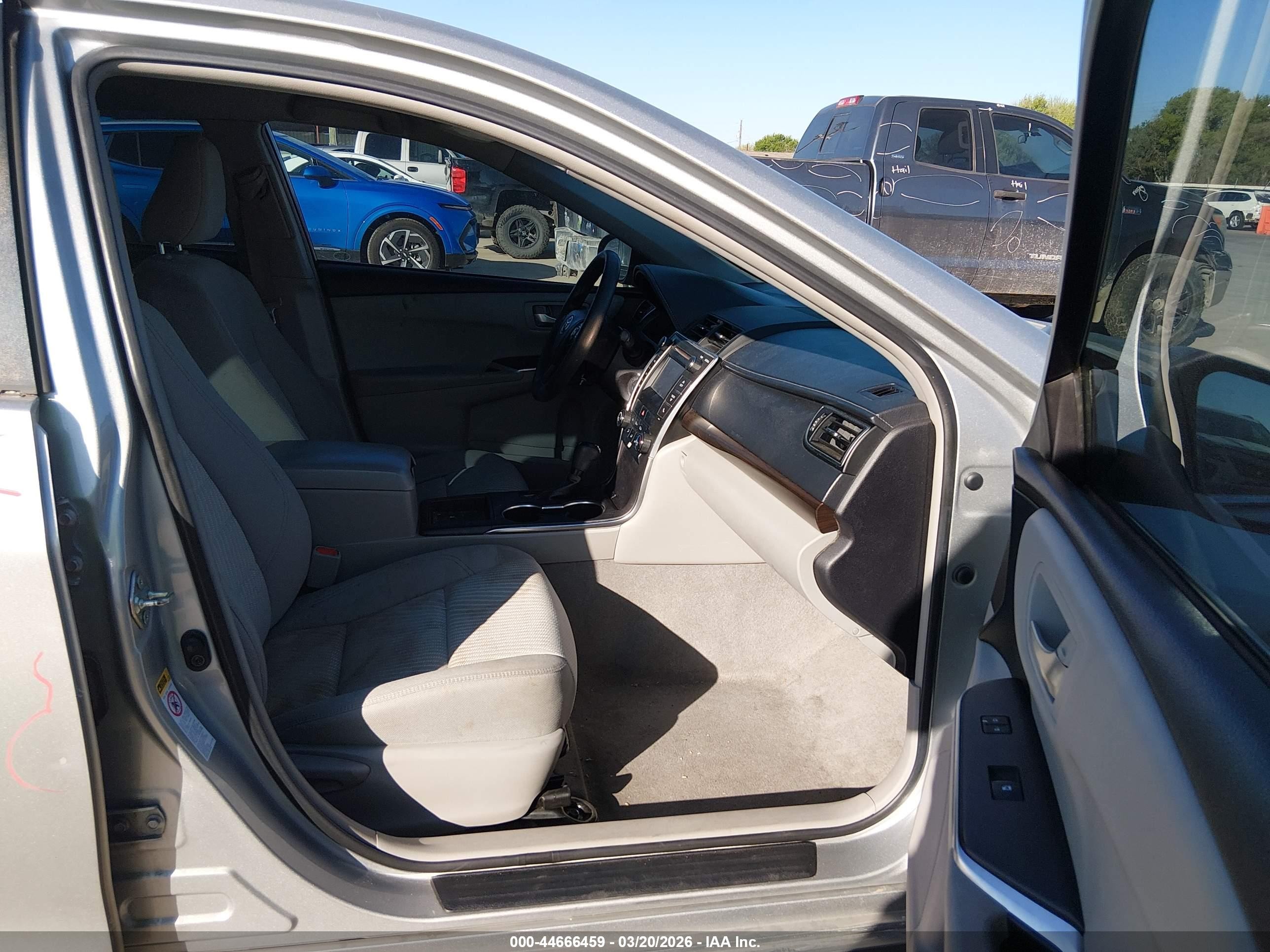 2016 Toyota Camry Le Silver vin: 4T4BF1FK7GR547213