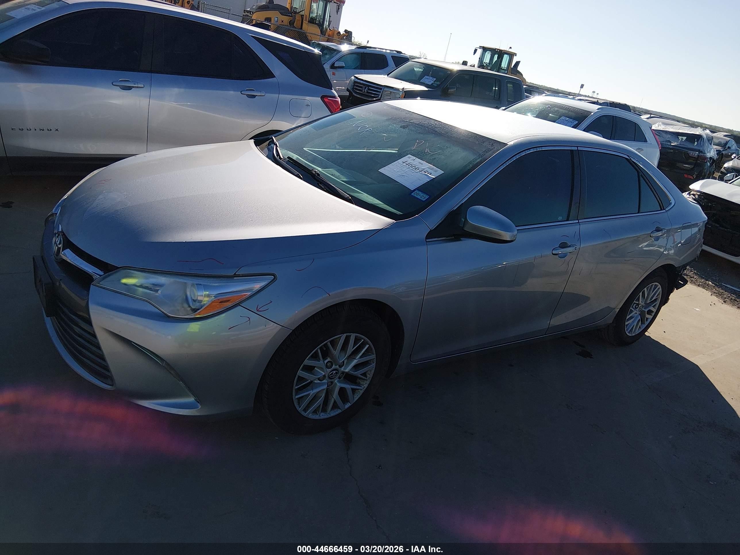 2016 Toyota Camry Le Silver vin: 4T4BF1FK7GR547213