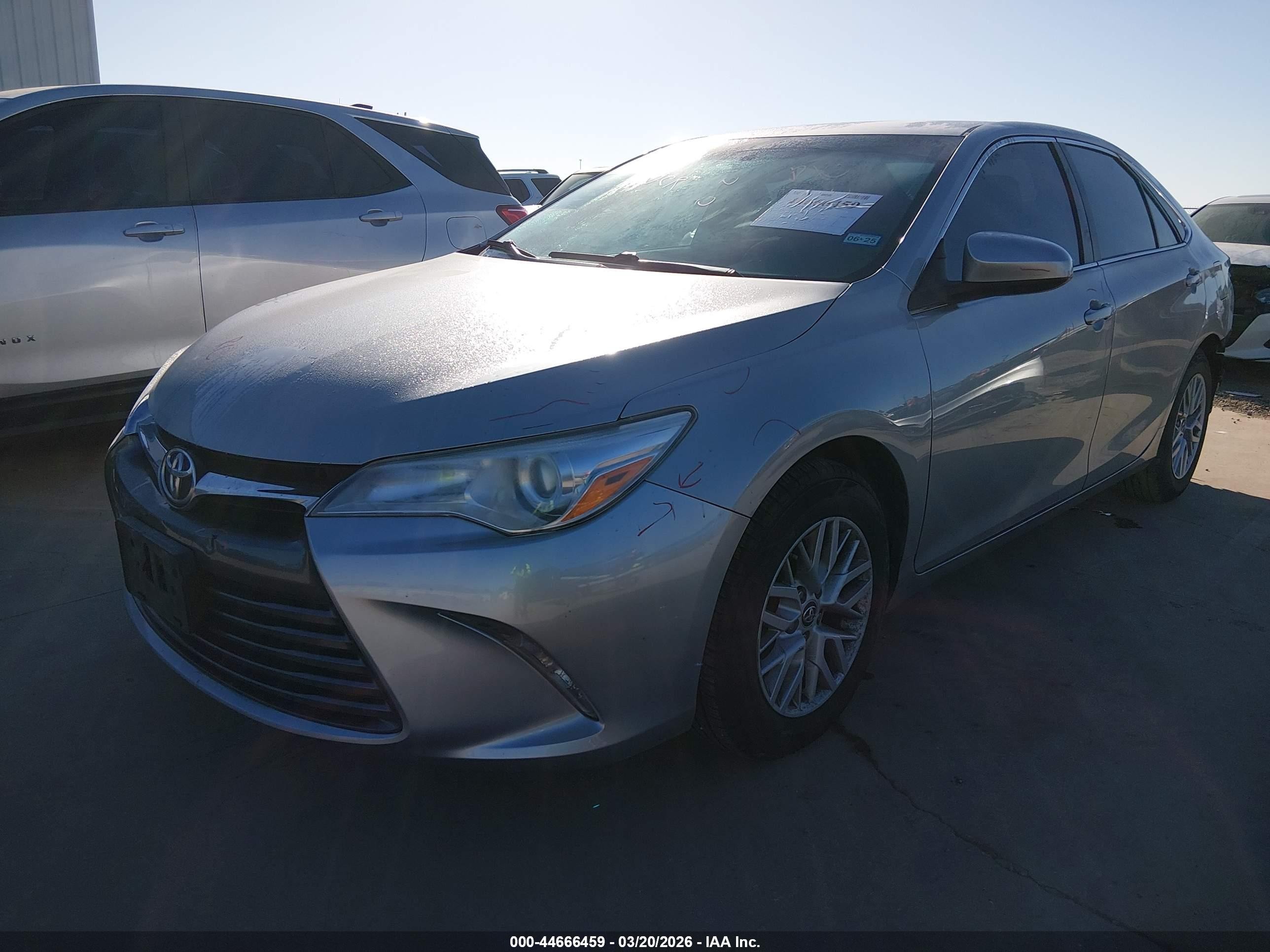 2016 Toyota Camry Le Silver vin: 4T4BF1FK7GR547213