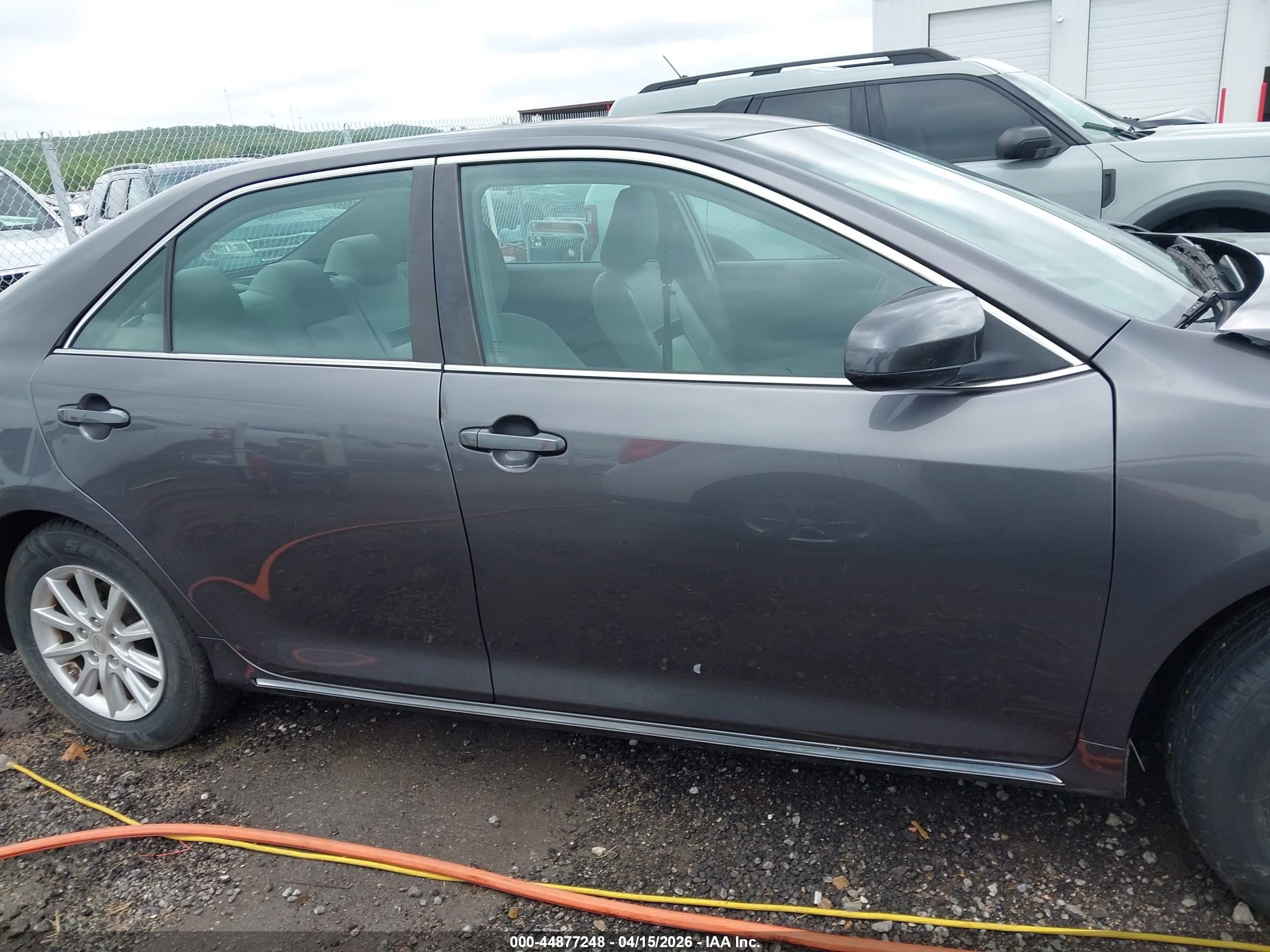 2012 Toyota Camry Le Серый vin: 4T4BF1FK8CR157375