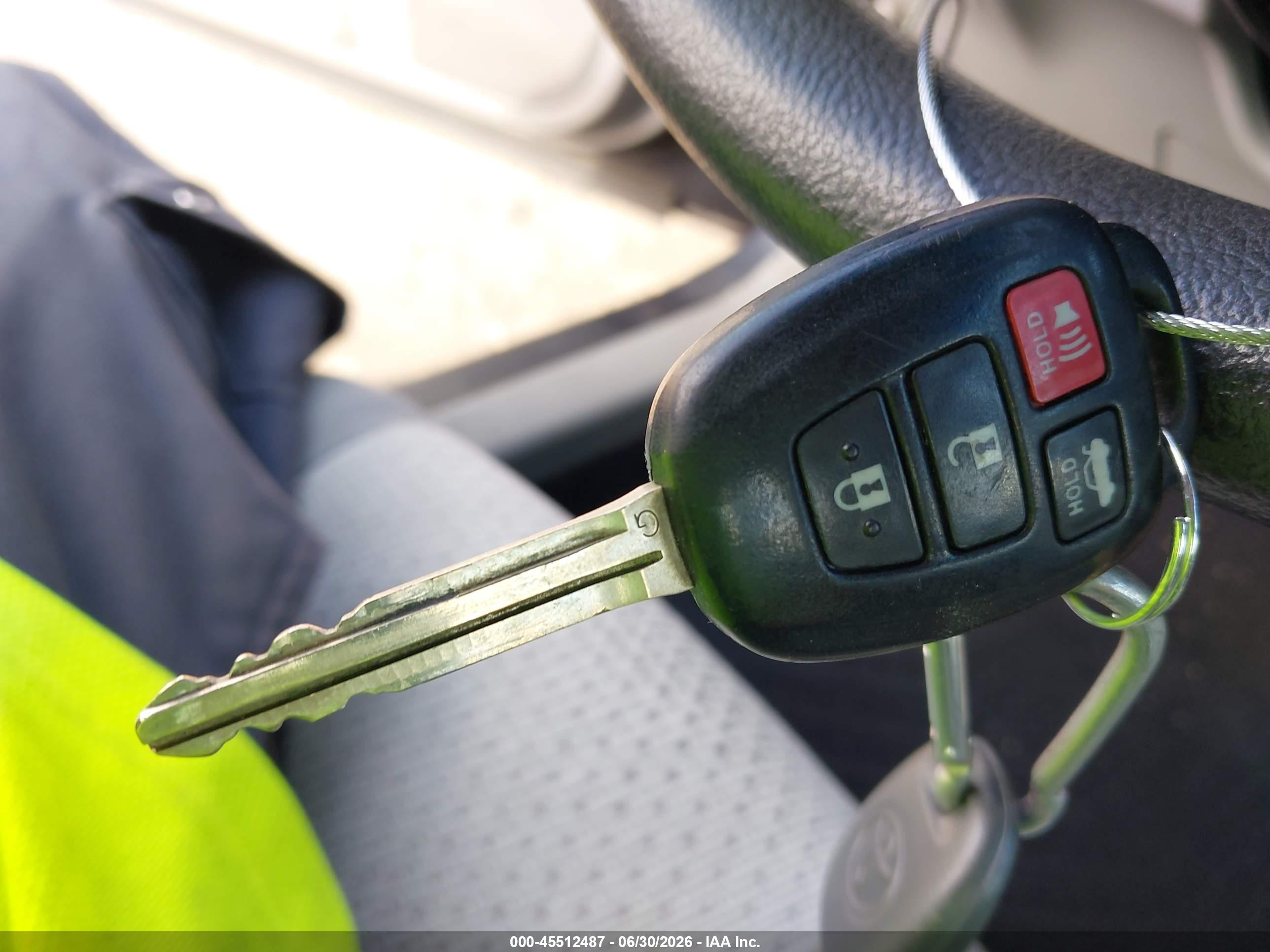 2012 Toyota Camry Le Серый vin: 4T4BF1FK8CR208292