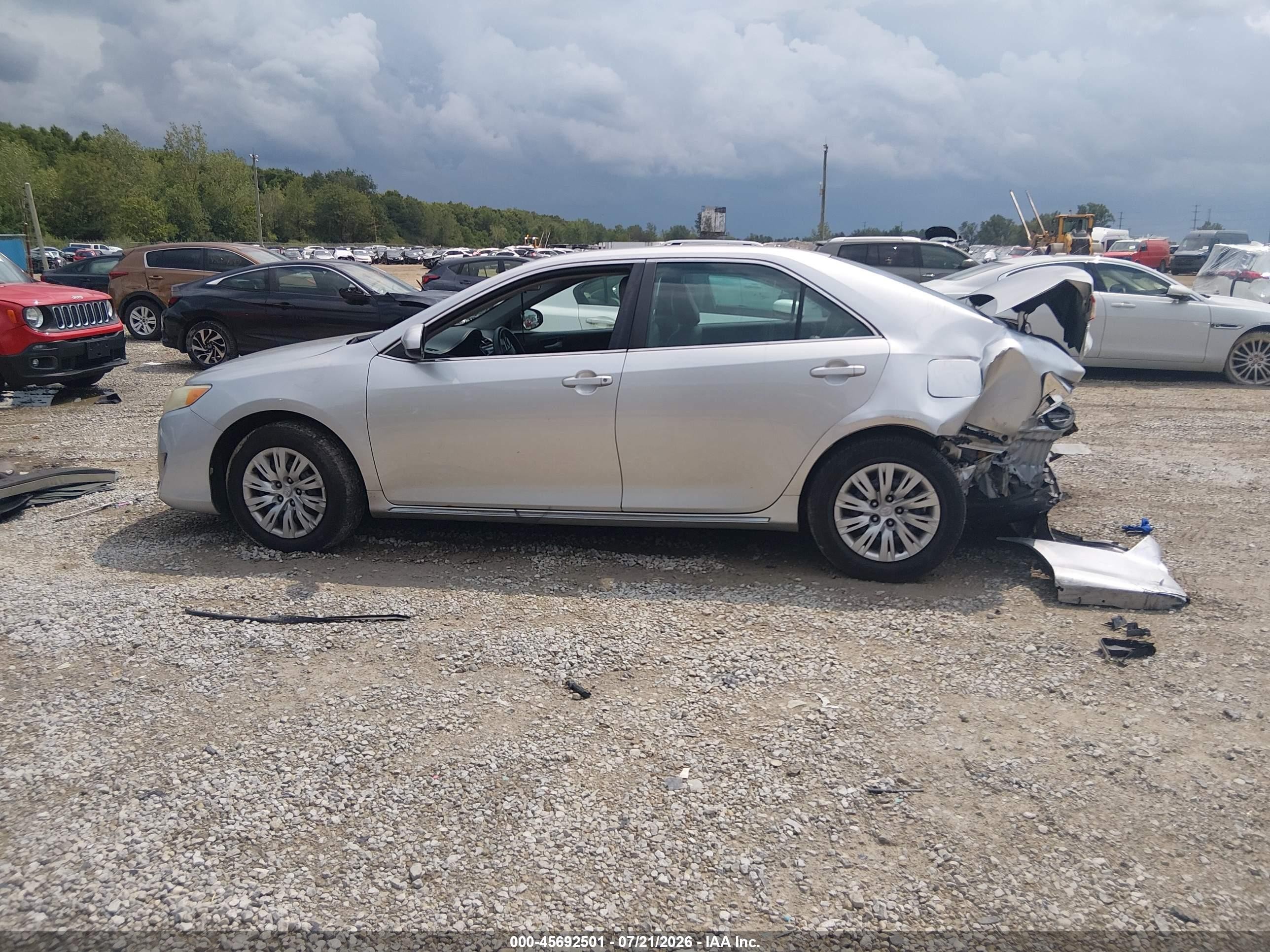 2012 Toyota Camry Le Silver vin: 4T4BF1FK8CR210561