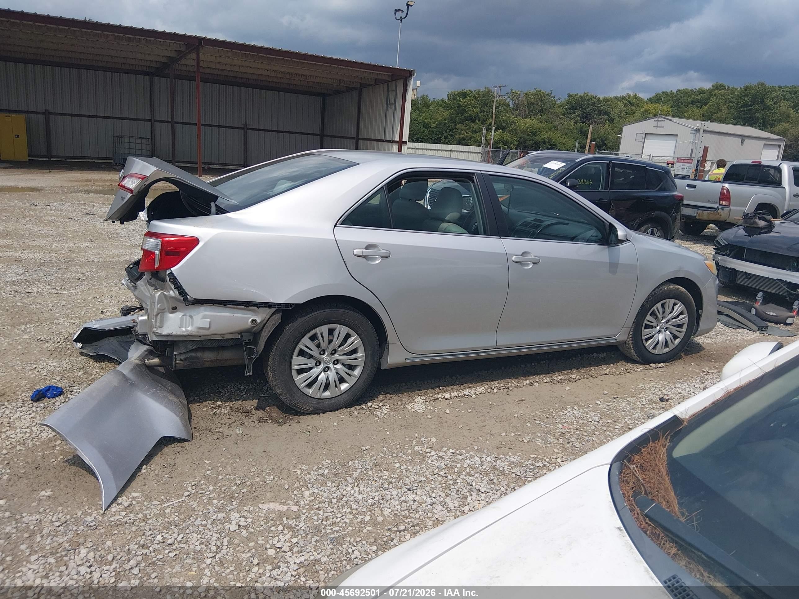 2012 Toyota Camry Le Silver vin: 4T4BF1FK8CR210561