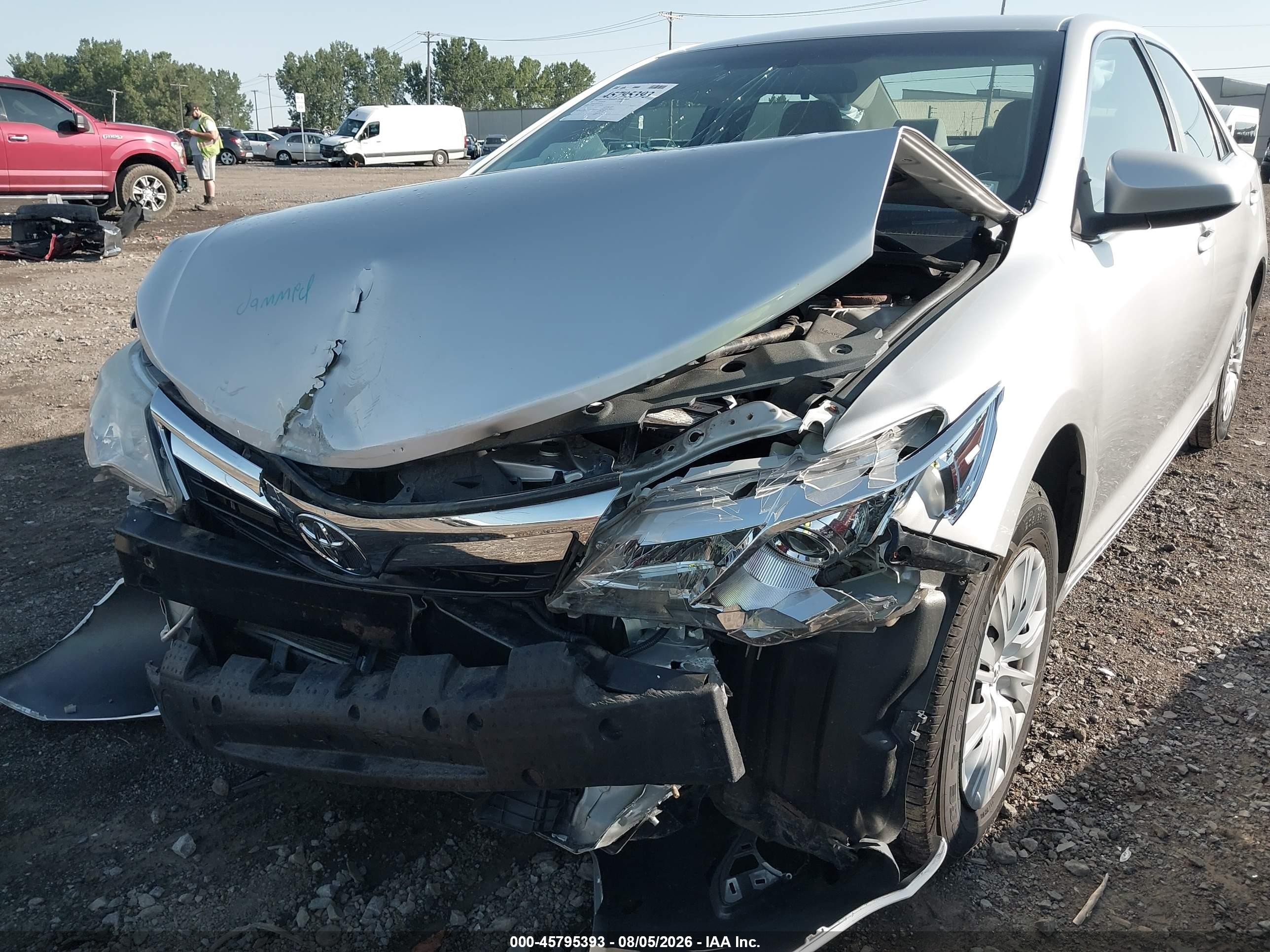2012 Toyota Camry Le Silver vin: 4T4BF1FK8CR251367