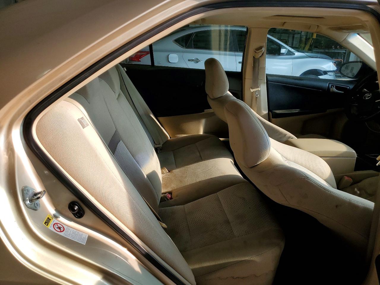 2012 Toyota Camry Le Gold vin: 4T4BF1FK8CR259582