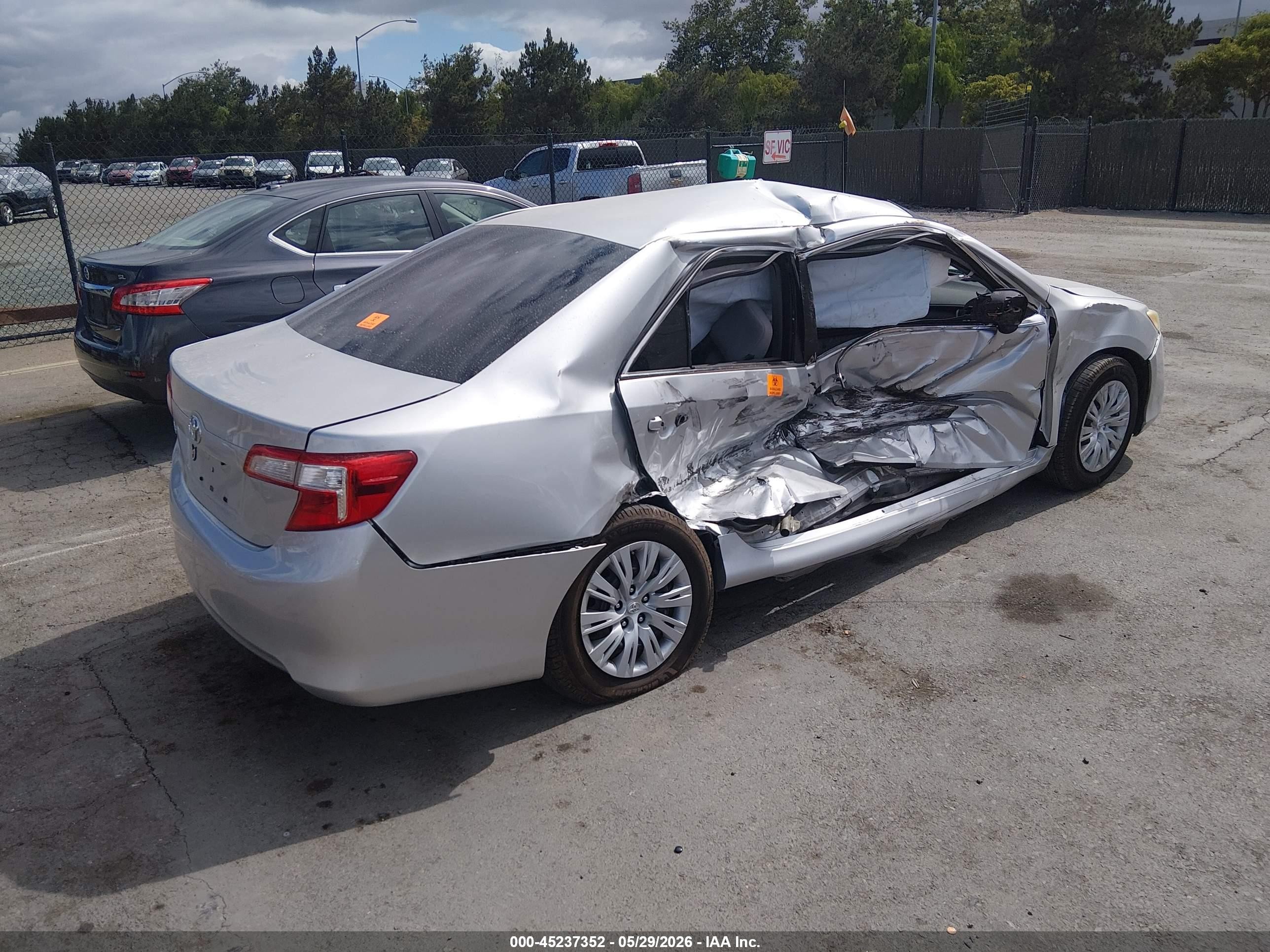 2012 Toyota Camry L Silver vin: 4T4BF1FK8CR265558