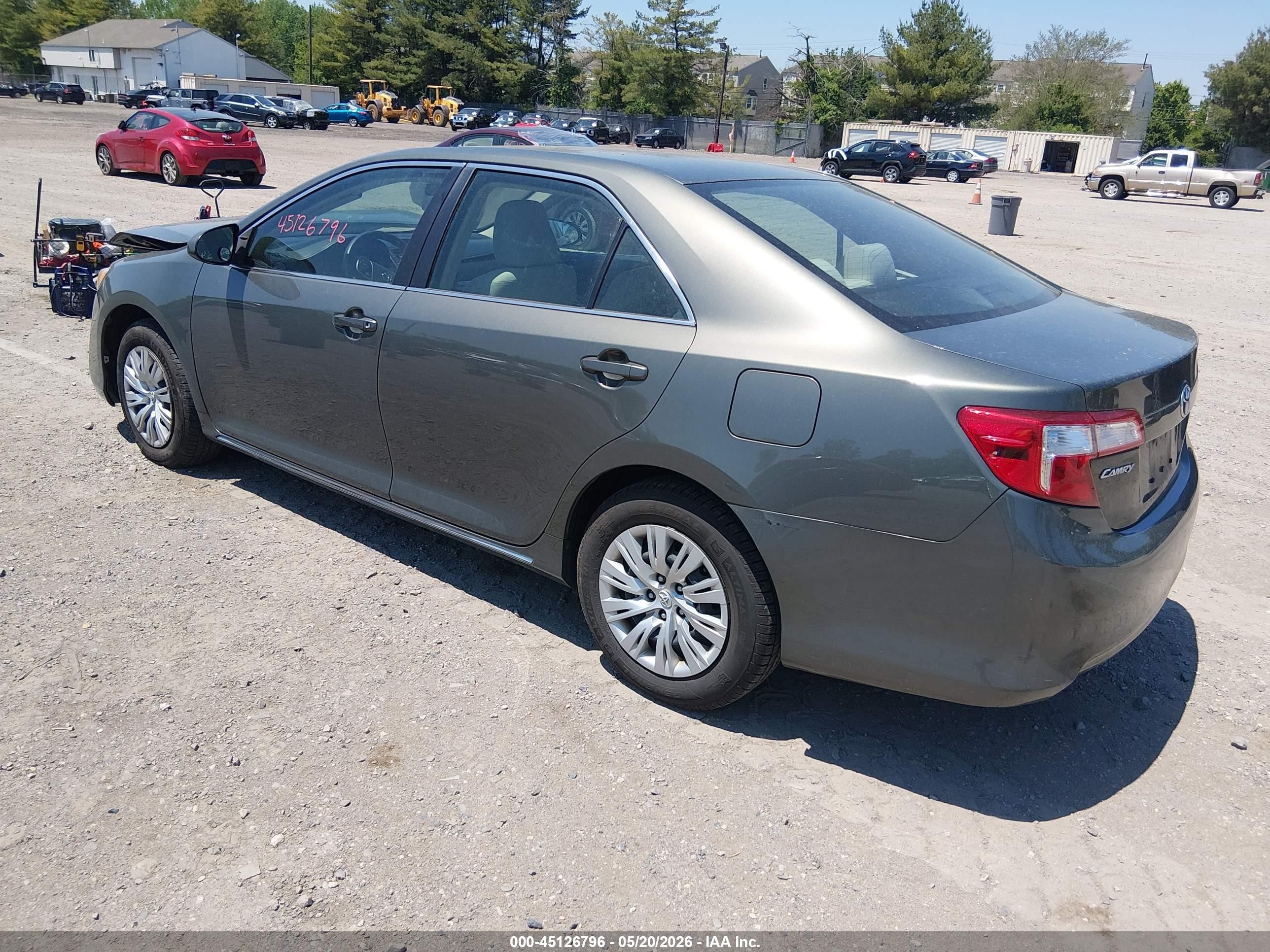 2012 Toyota Camry Le Green vin: 4T4BF1FK8CR267696