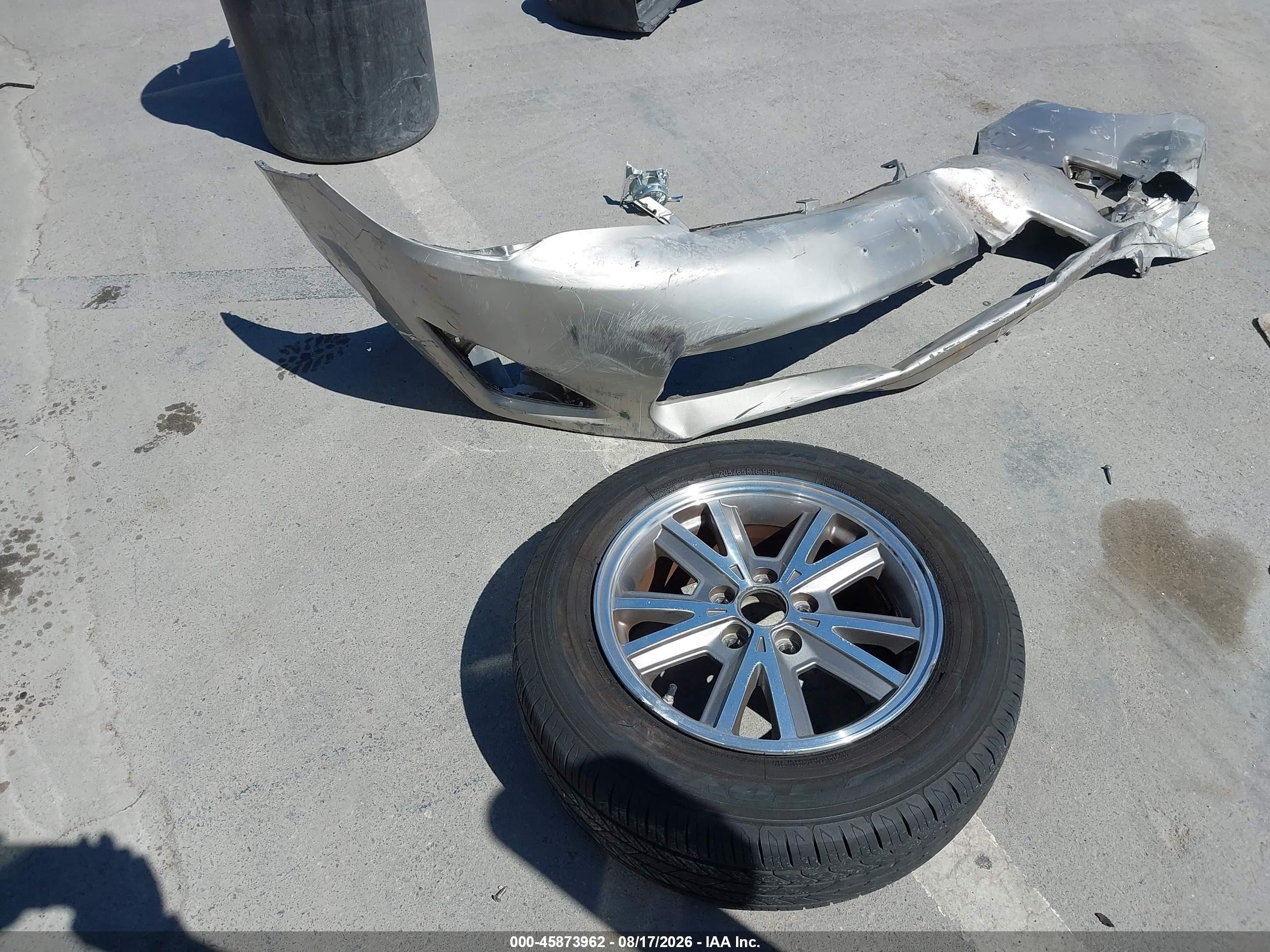 2013 Toyota Camry Le Серебряный vin: 4T4BF1FK8DR277646