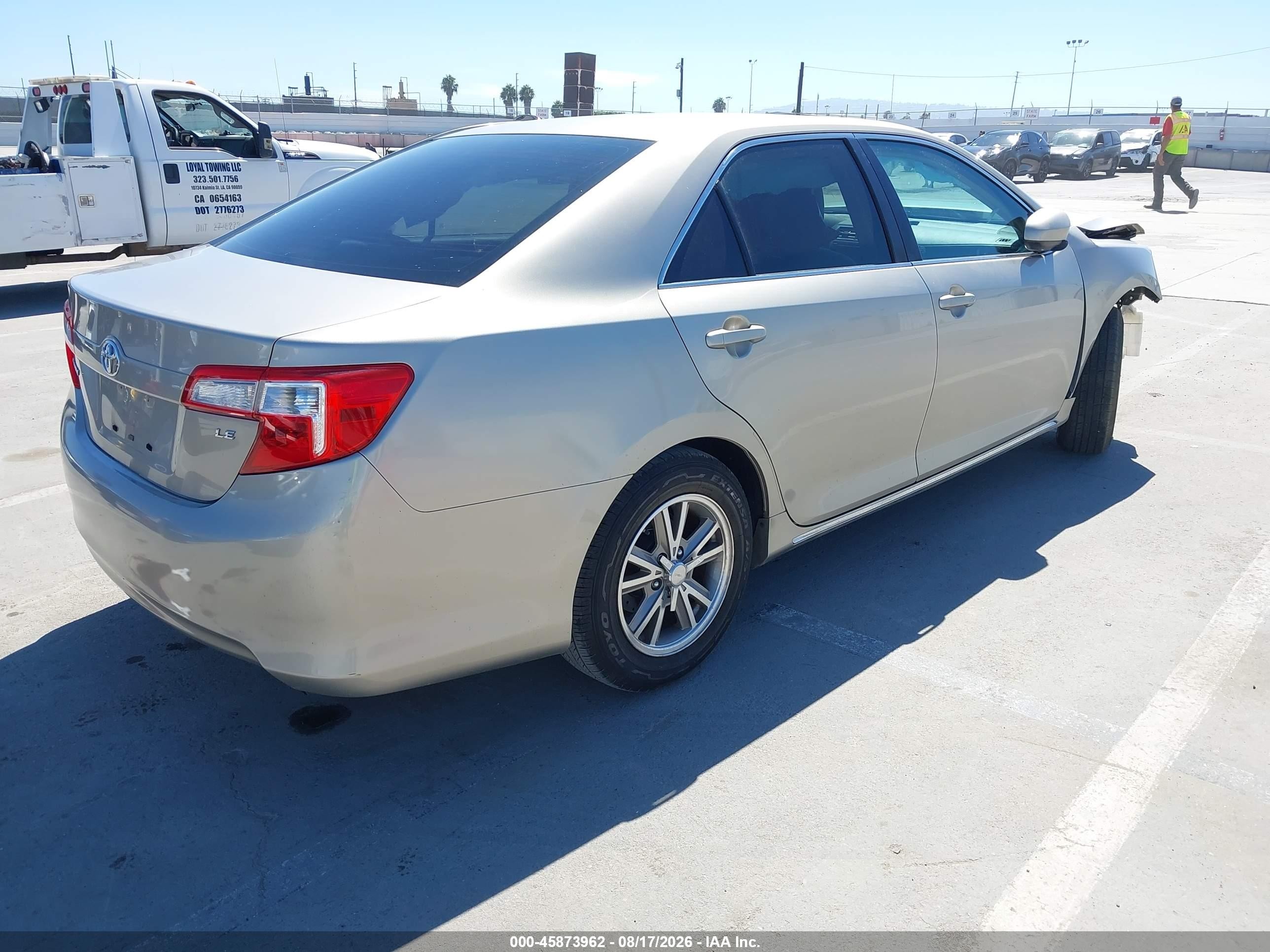 2013 Toyota Camry Le Серебряный vin: 4T4BF1FK8DR277646