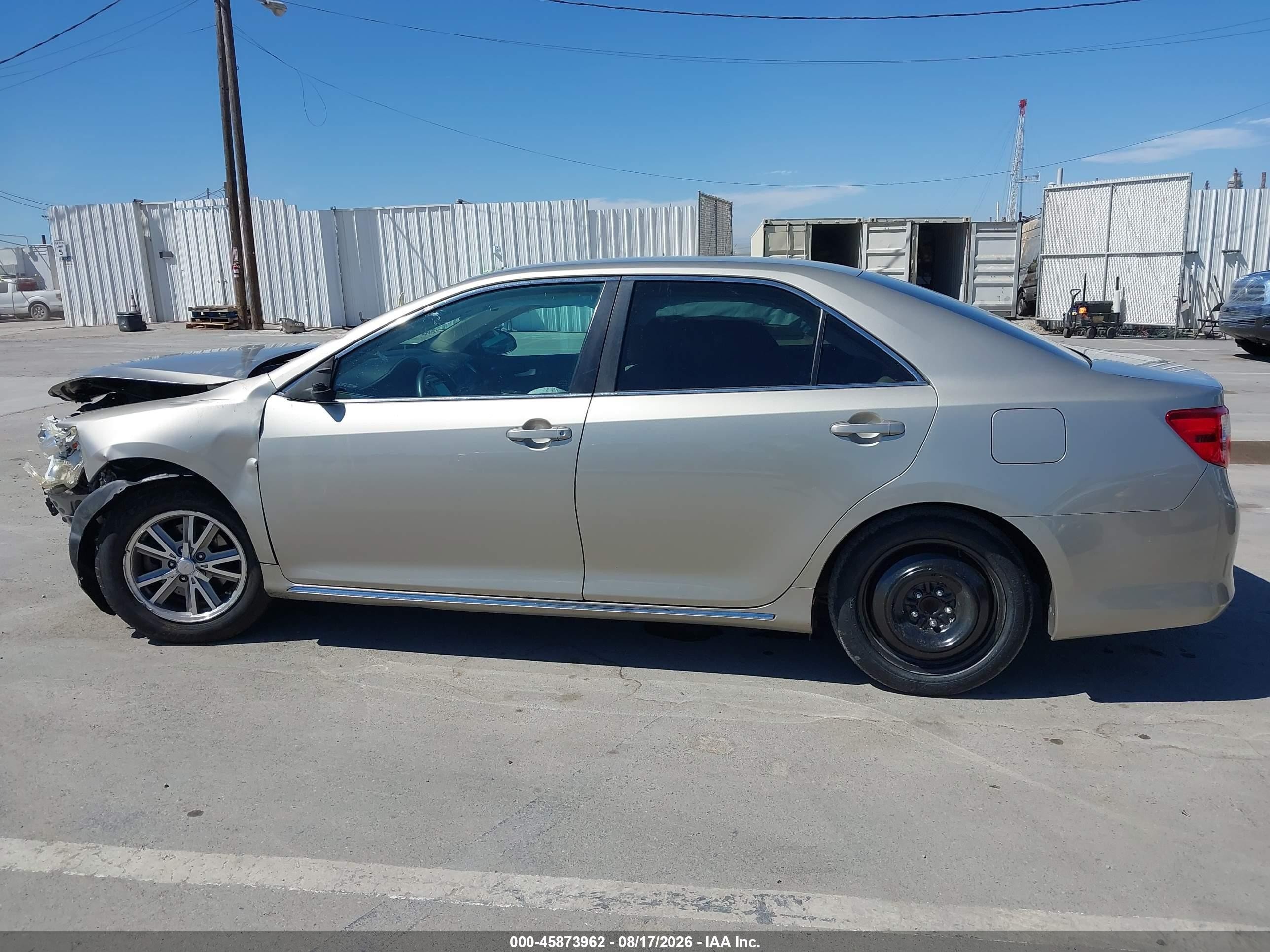 2013 Toyota Camry Le Серебряный vin: 4T4BF1FK8DR277646