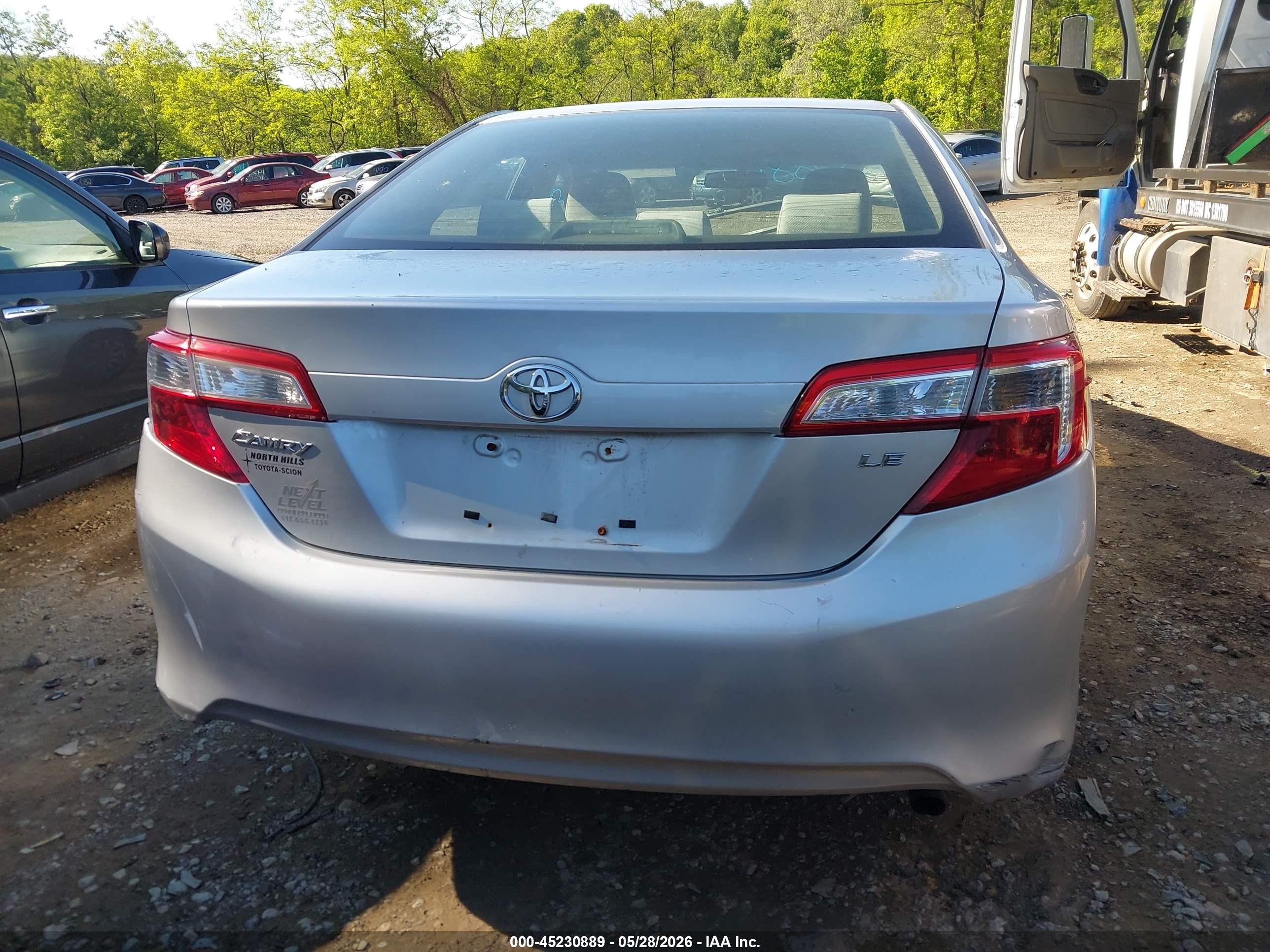2013 Toyota Camry Le Silver vin: 4T4BF1FK8DR278151