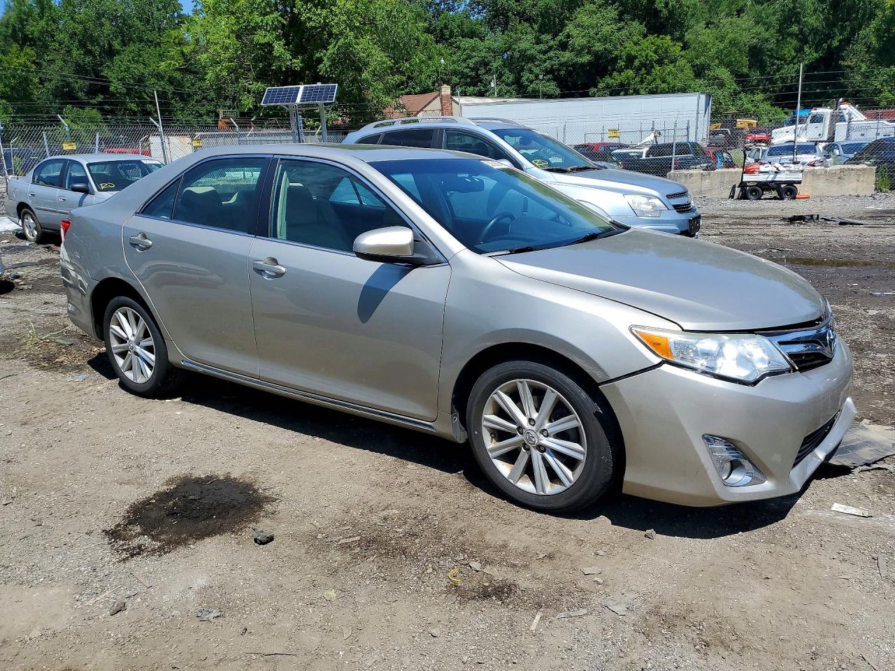 2013 Toyota Camry Xle Золотой vin: 4T4BF1FK8DR278392