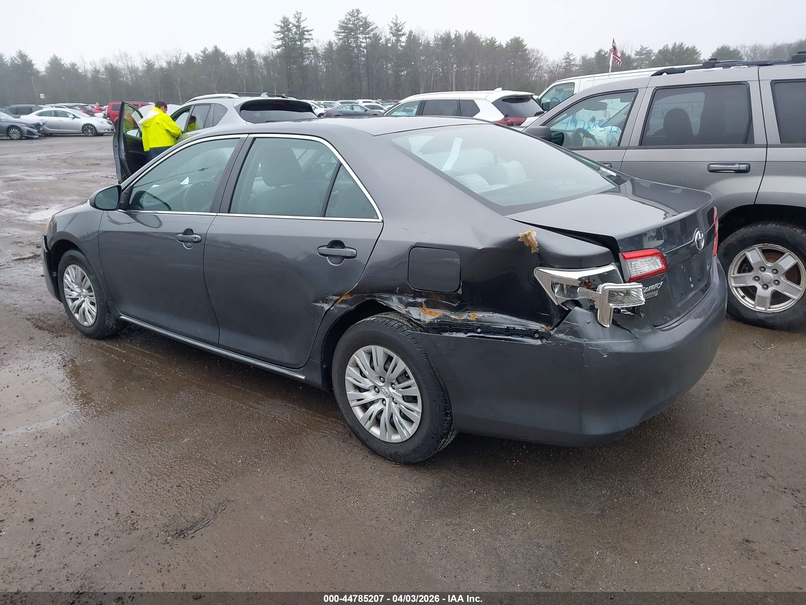 2013 Toyota Camry Le Gray vin: 4T4BF1FK8DR285715