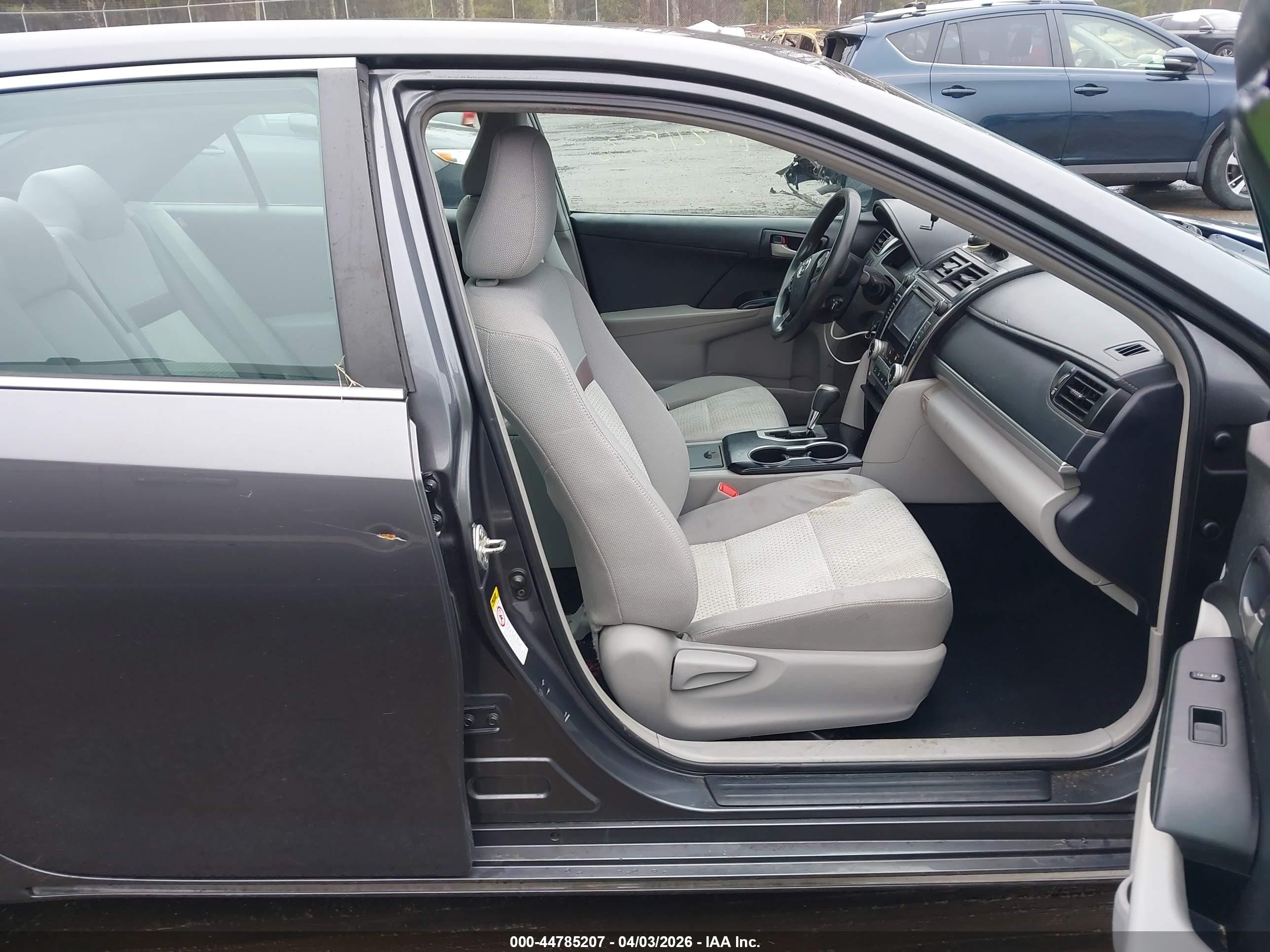 2013 Toyota Camry Le Gray vin: 4T4BF1FK8DR285715