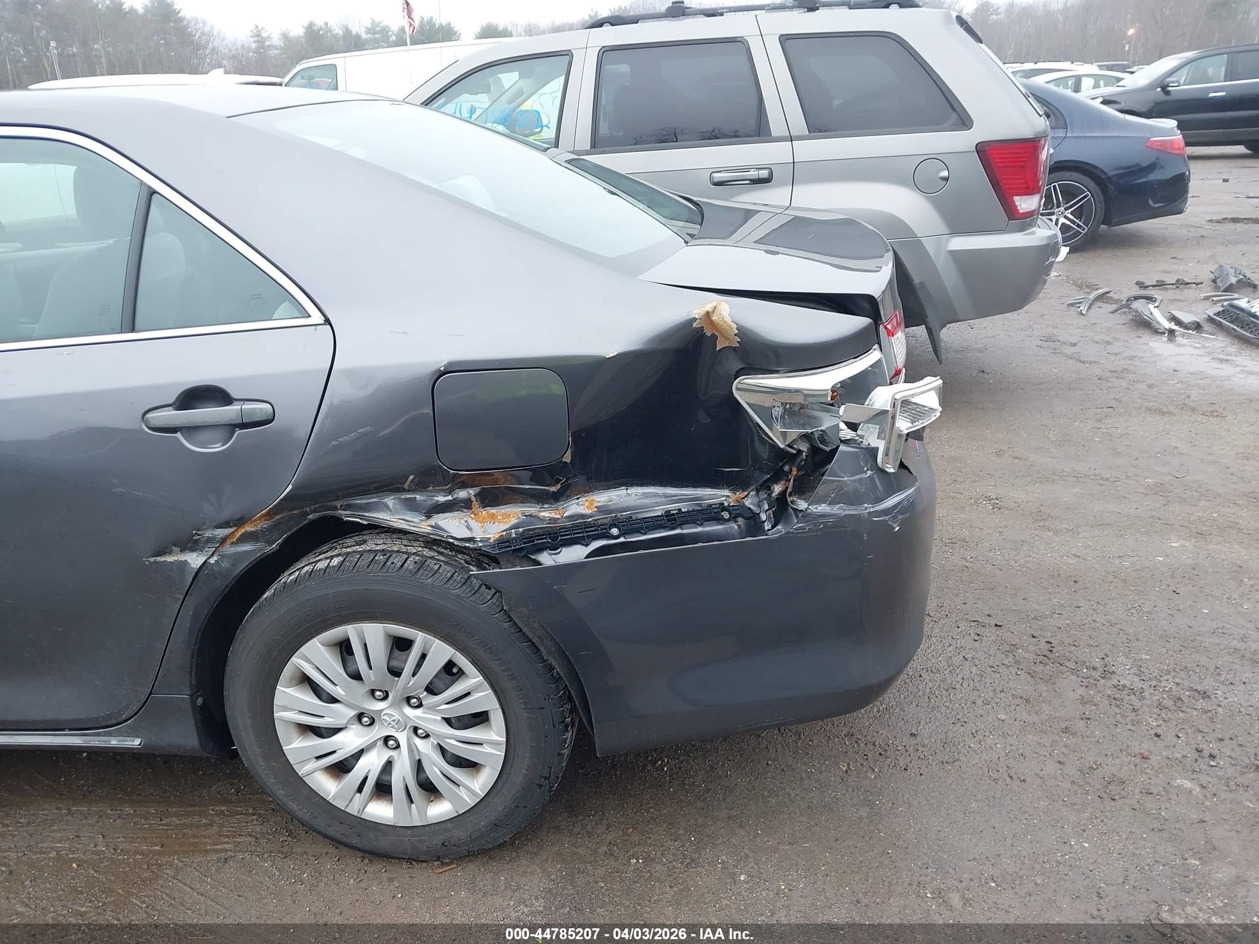 2013 Toyota Camry Le Gray vin: 4T4BF1FK8DR285715