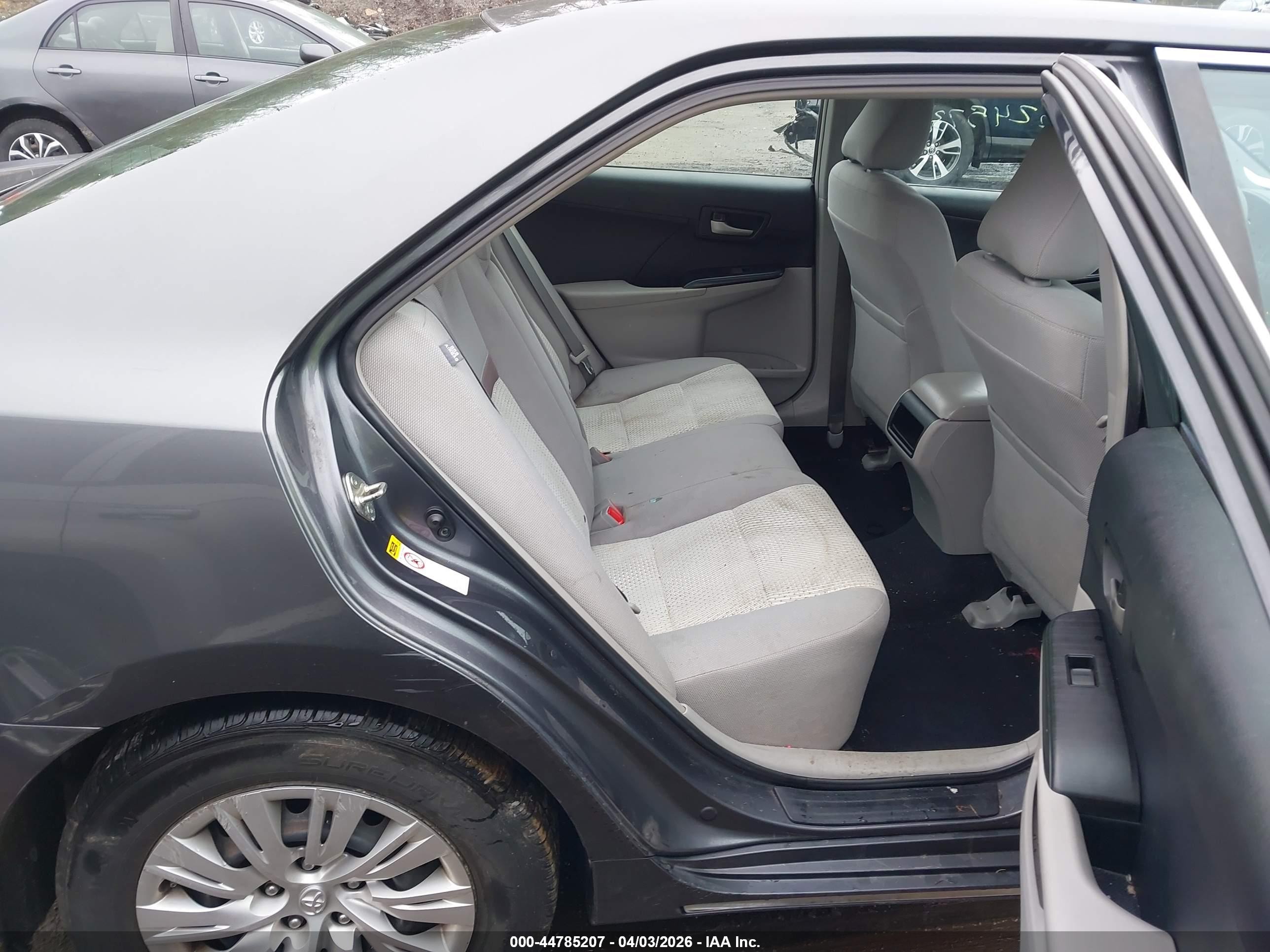 2013 Toyota Camry Le Gray vin: 4T4BF1FK8DR285715