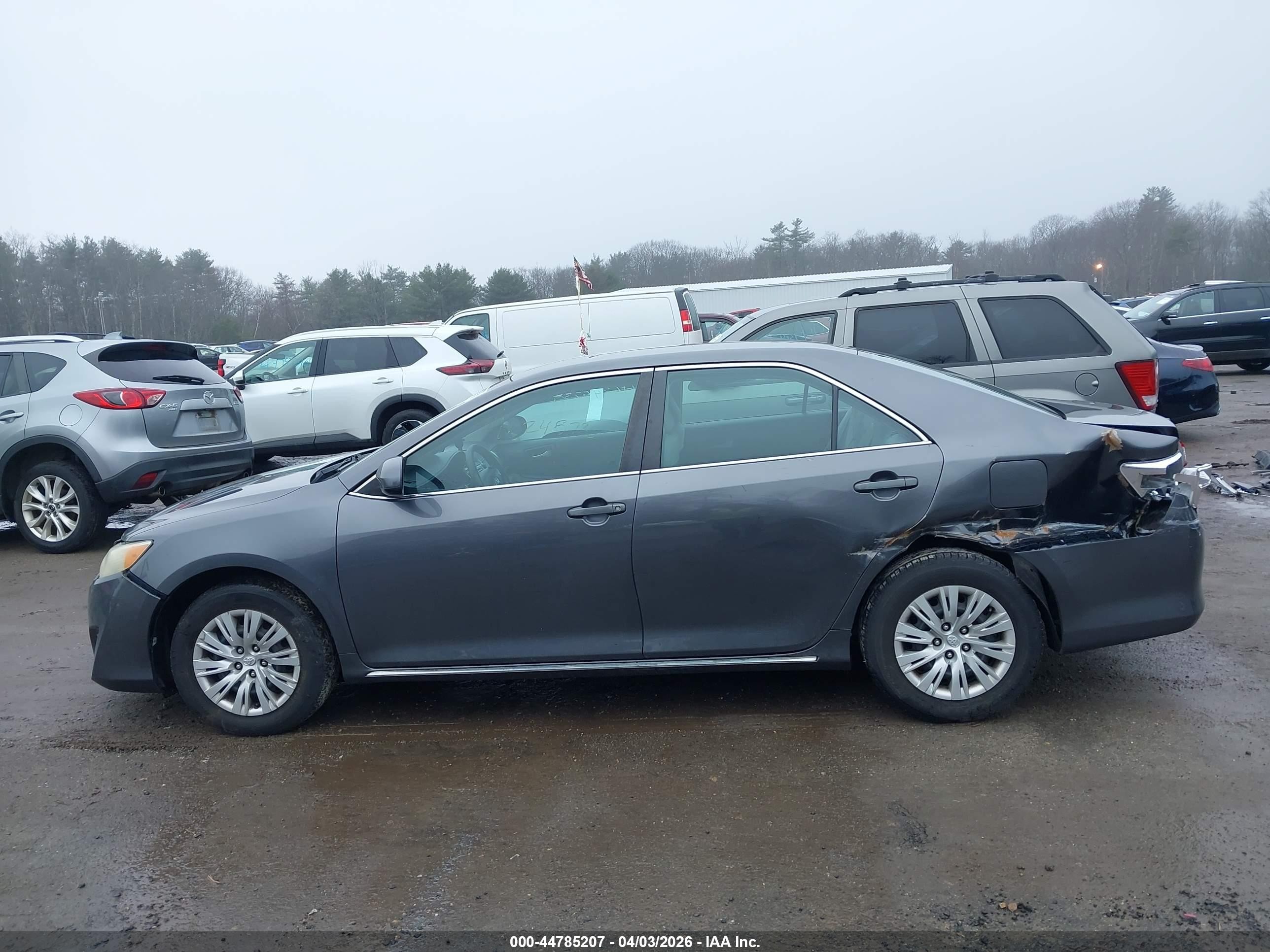 2013 Toyota Camry Le Gray vin: 4T4BF1FK8DR285715