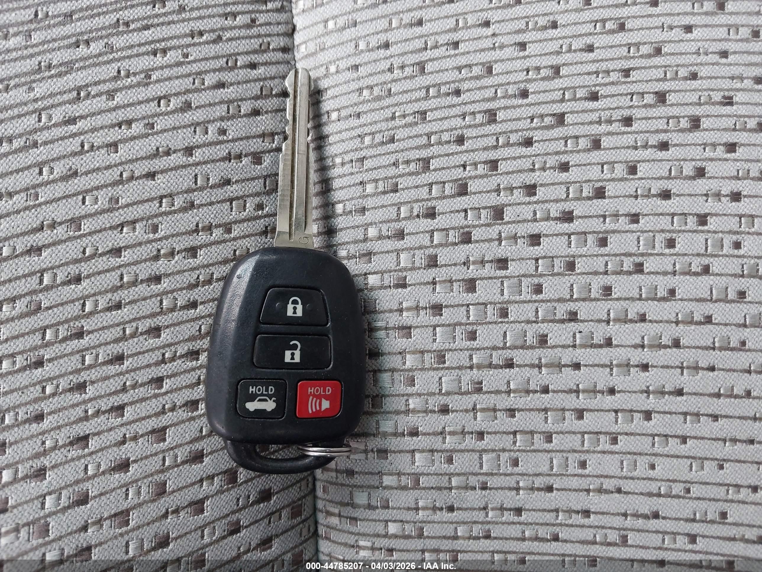 2013 Toyota Camry Le Gray vin: 4T4BF1FK8DR285715