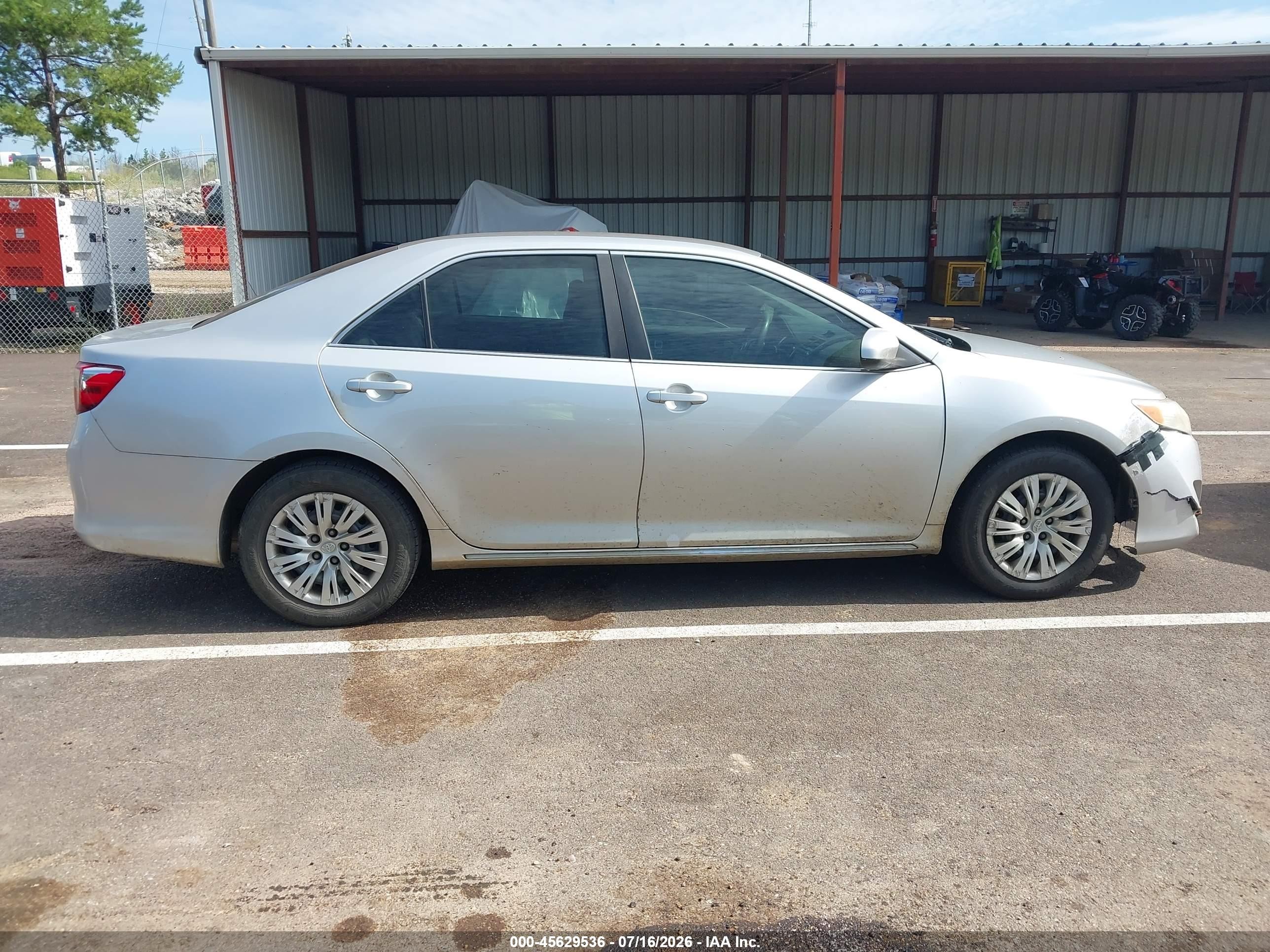 2013 Toyota Camry Le Silver vin: 4T4BF1FK8DR286928