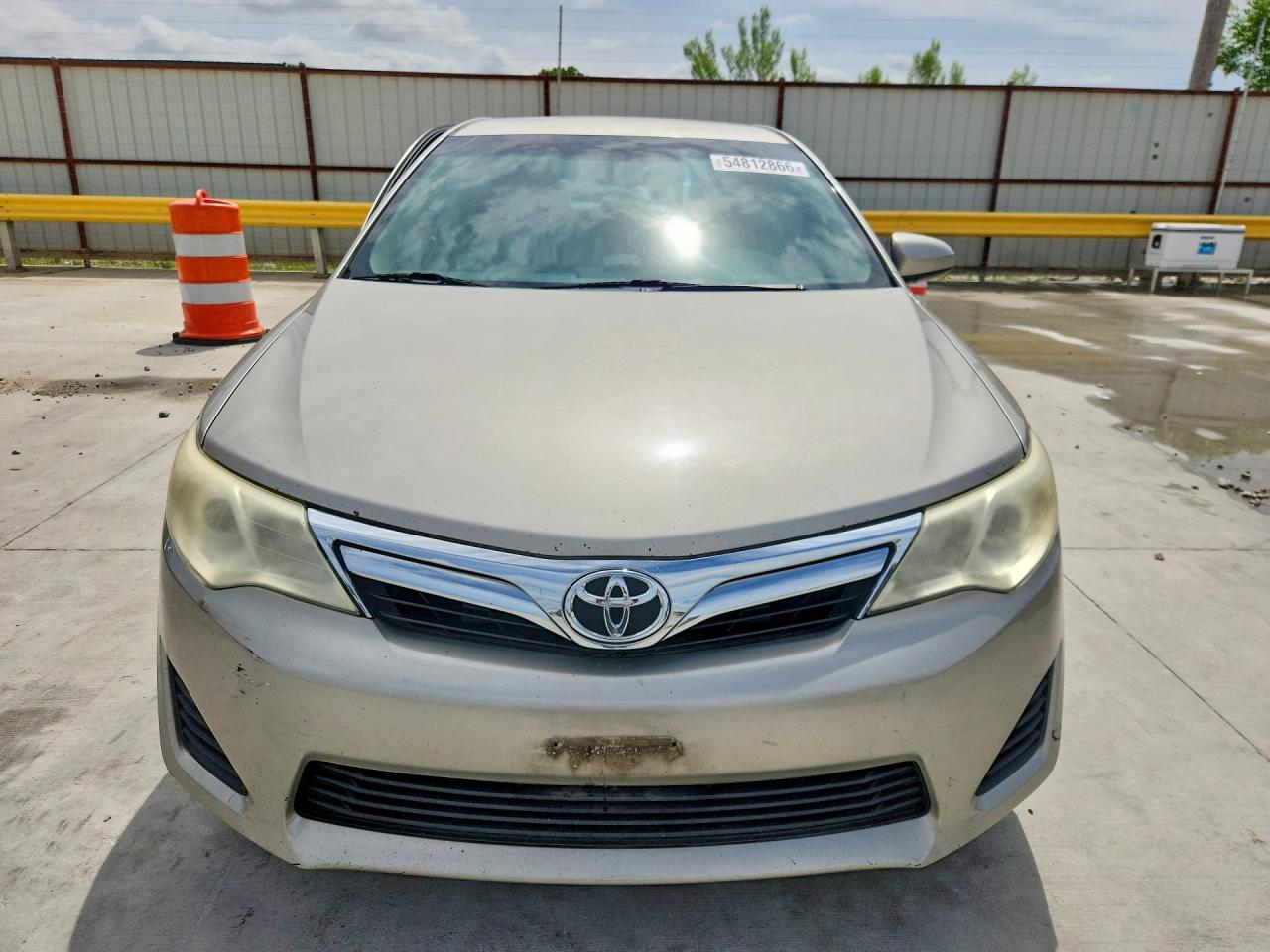 2013 Toyota Camry Le Gold vin: 4T4BF1FK8DR317000