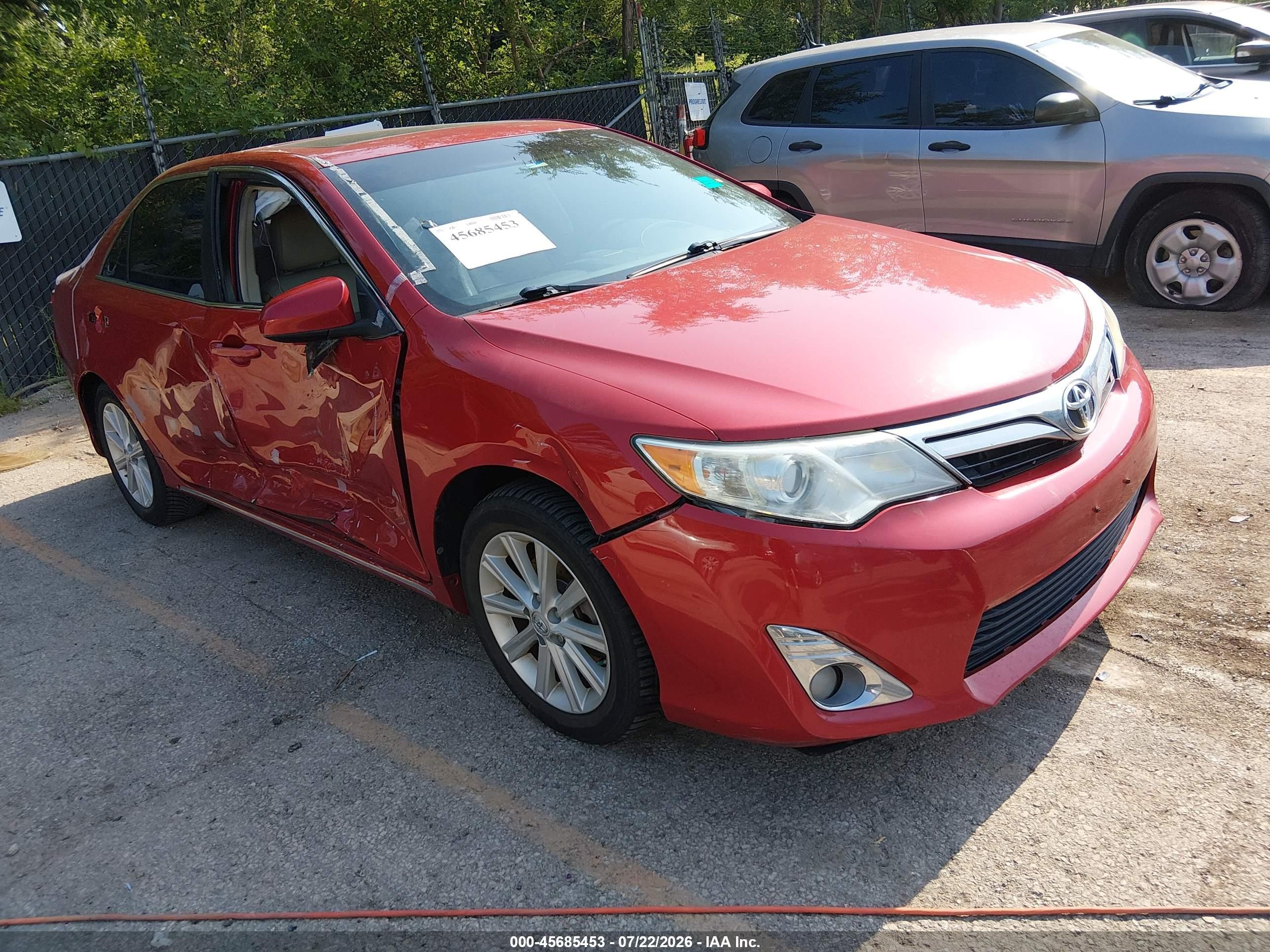2013 Toyota Camry Xle Red vin: 4T4BF1FK8DR323539