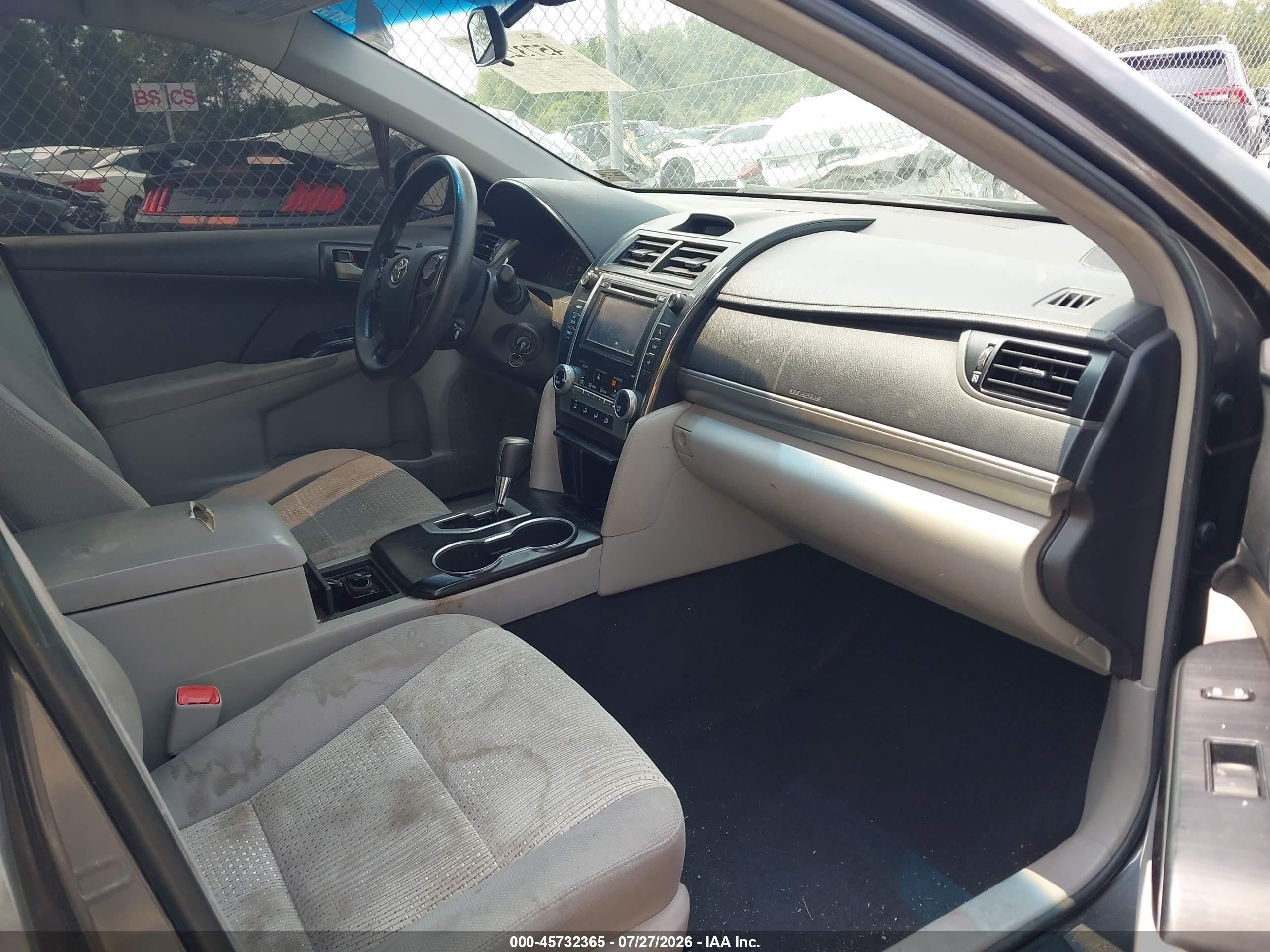 2013 Toyota Camry Le Серый vin: 4T4BF1FK8DR328529