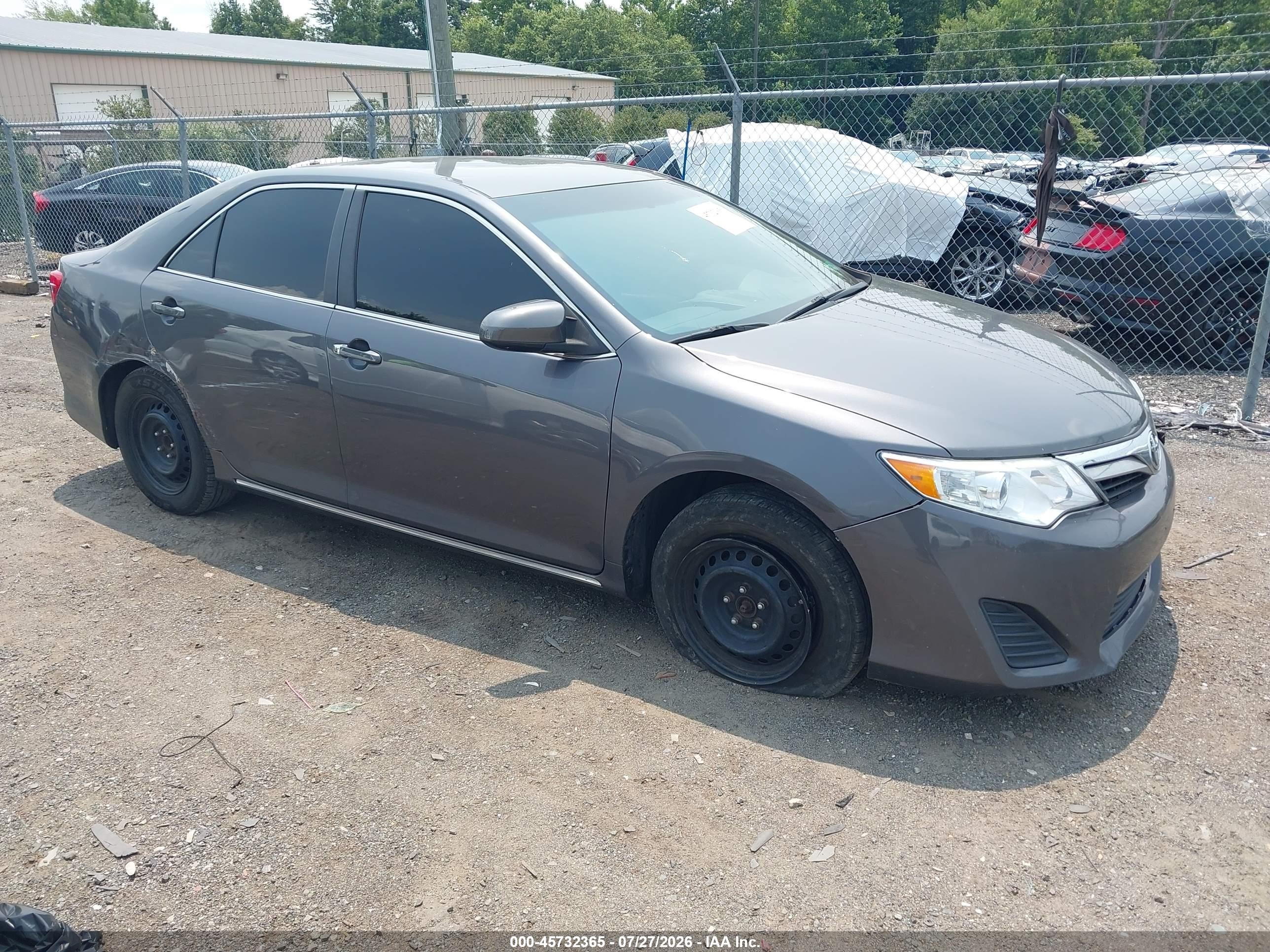 2013 Toyota Camry Le Серый vin: 4T4BF1FK8DR328529