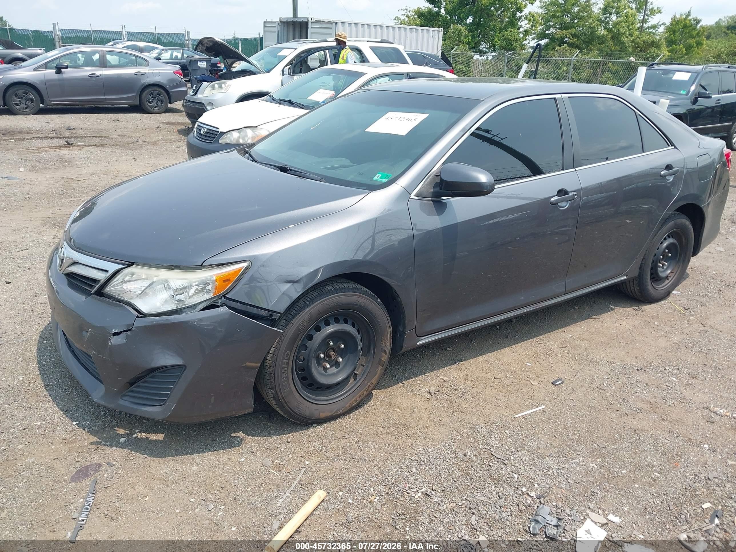 2013 Toyota Camry Le Серый vin: 4T4BF1FK8DR328529