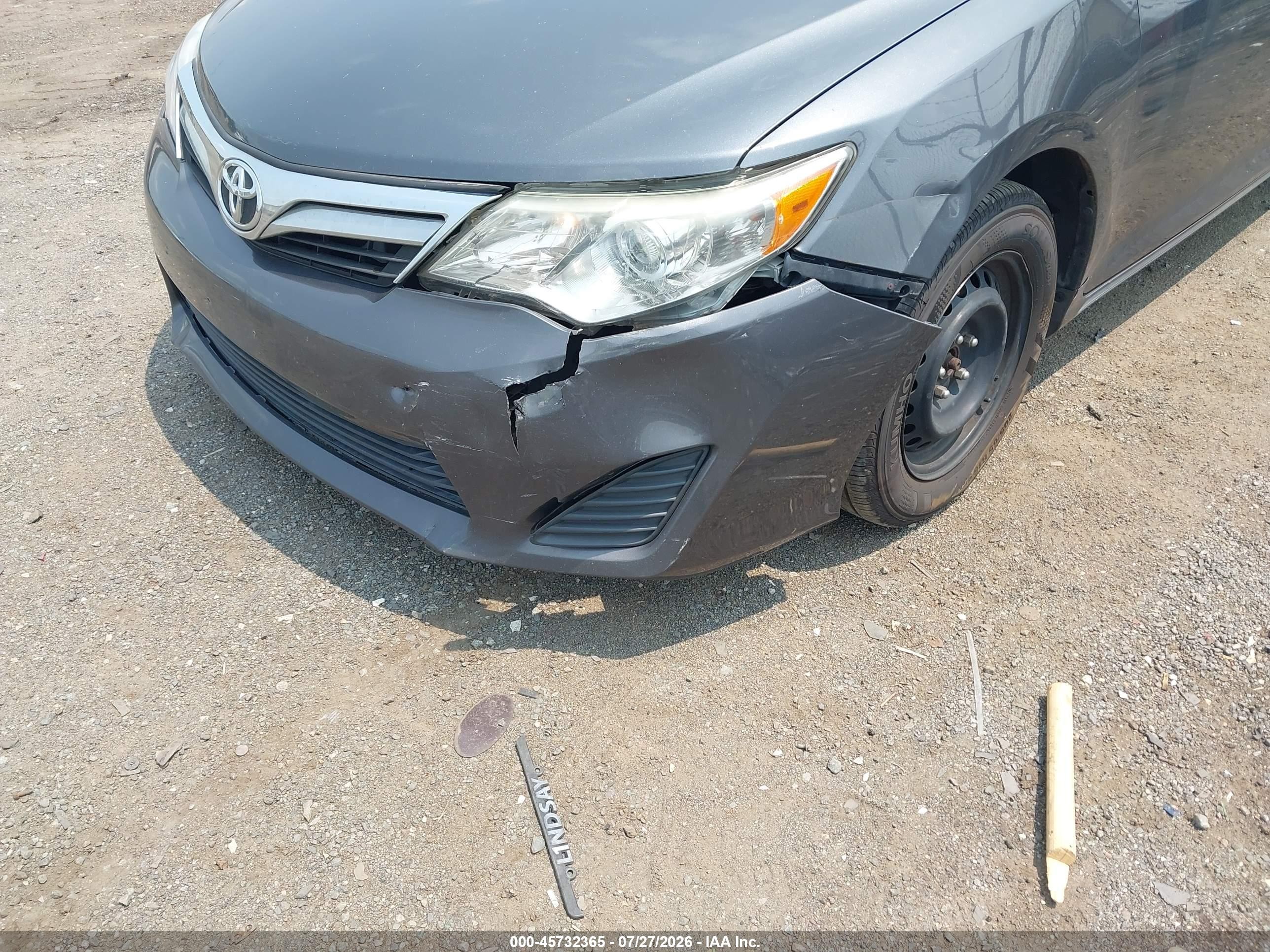 2013 Toyota Camry Le Серый vin: 4T4BF1FK8DR328529