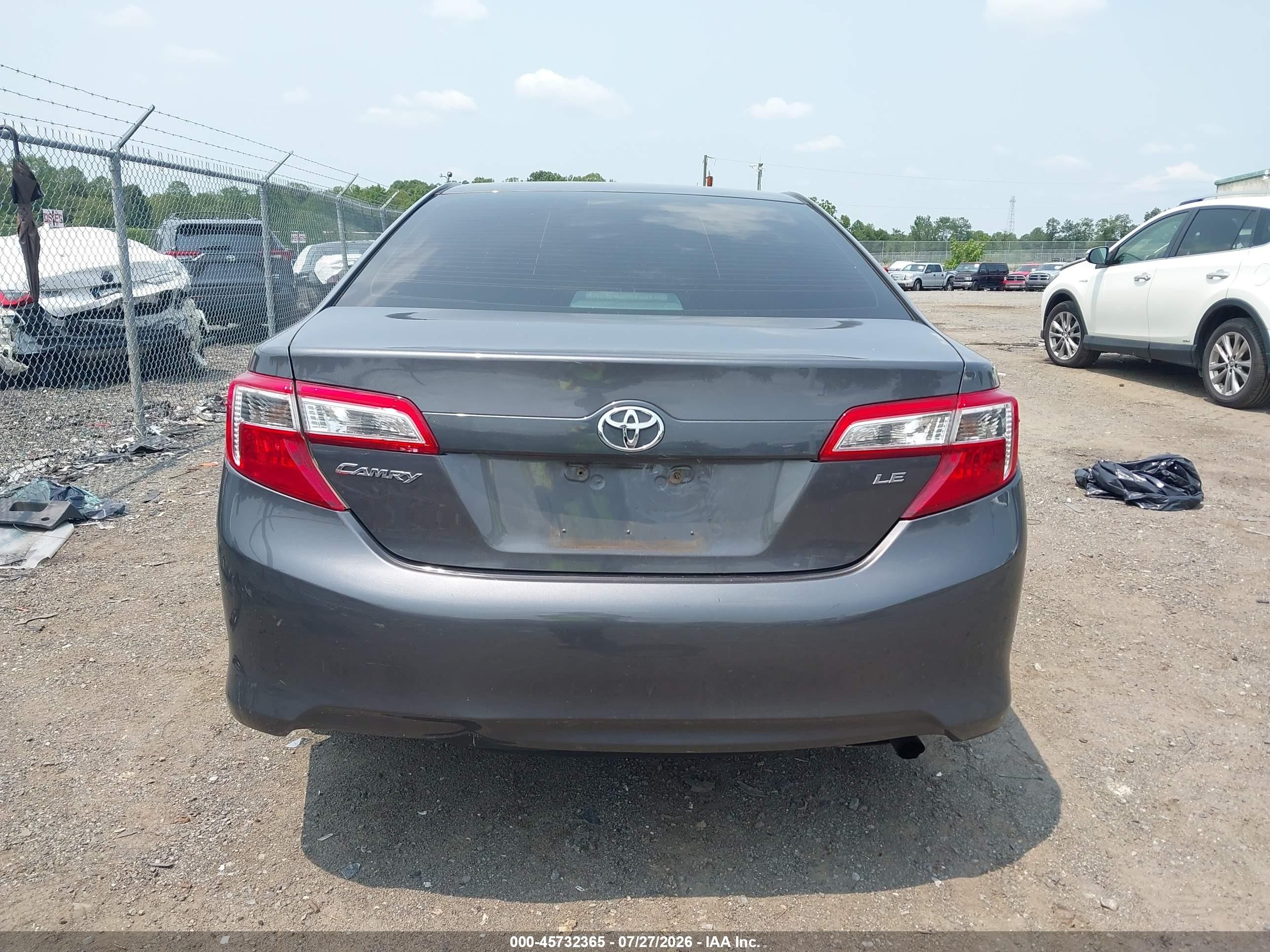2013 Toyota Camry Le Серый vin: 4T4BF1FK8DR328529