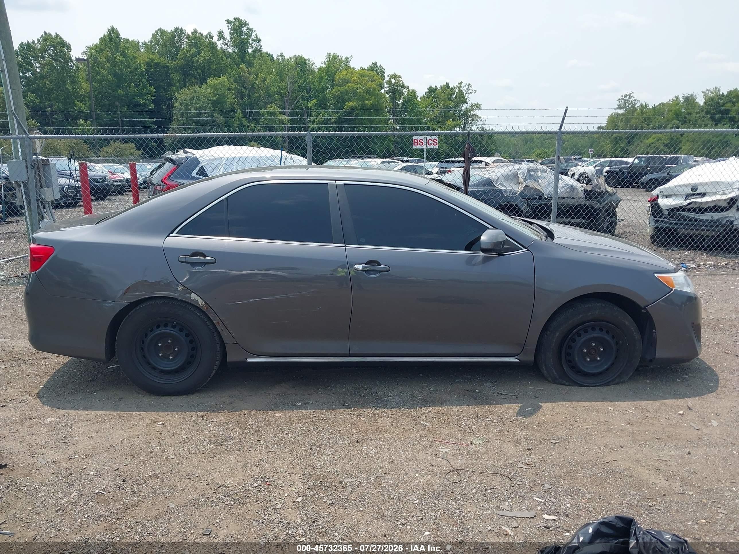2013 Toyota Camry Le Серый vin: 4T4BF1FK8DR328529