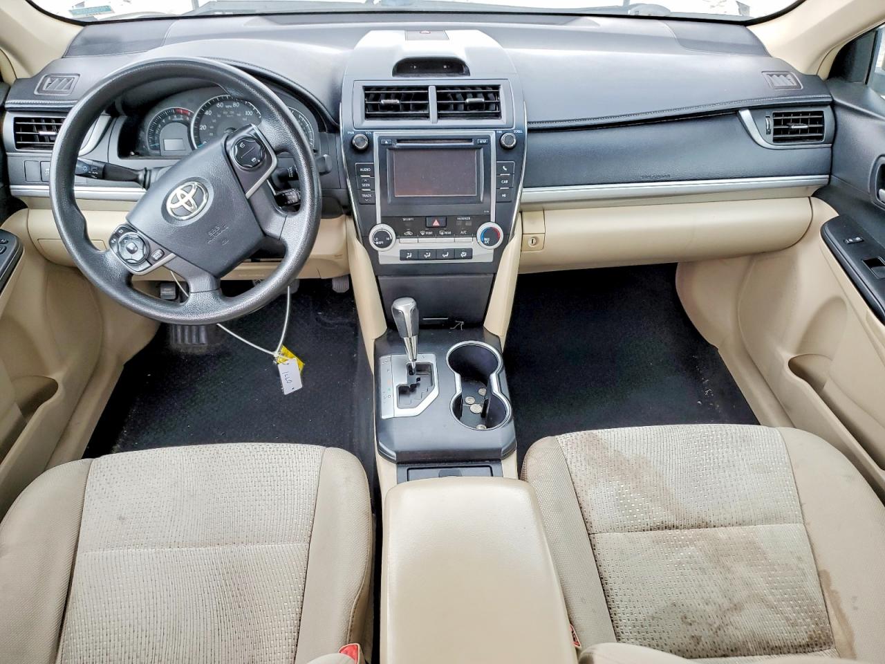 2013 Toyota Camry Le Tan vin: 4T4BF1FK8DR334220