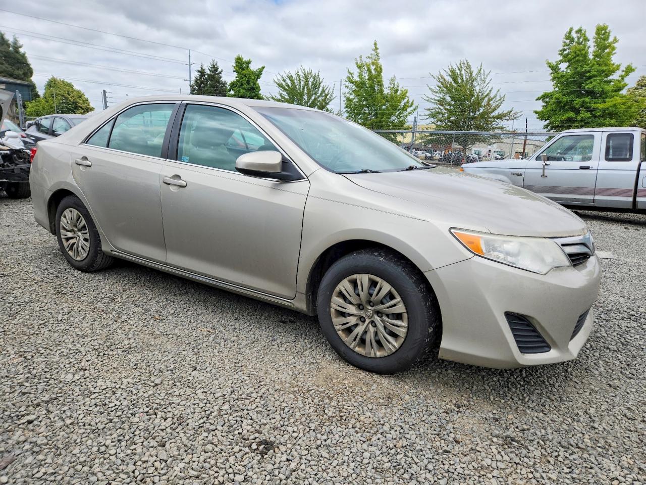 2013 Toyota Camry L Tan vin: 4T4BF1FK8DR334928