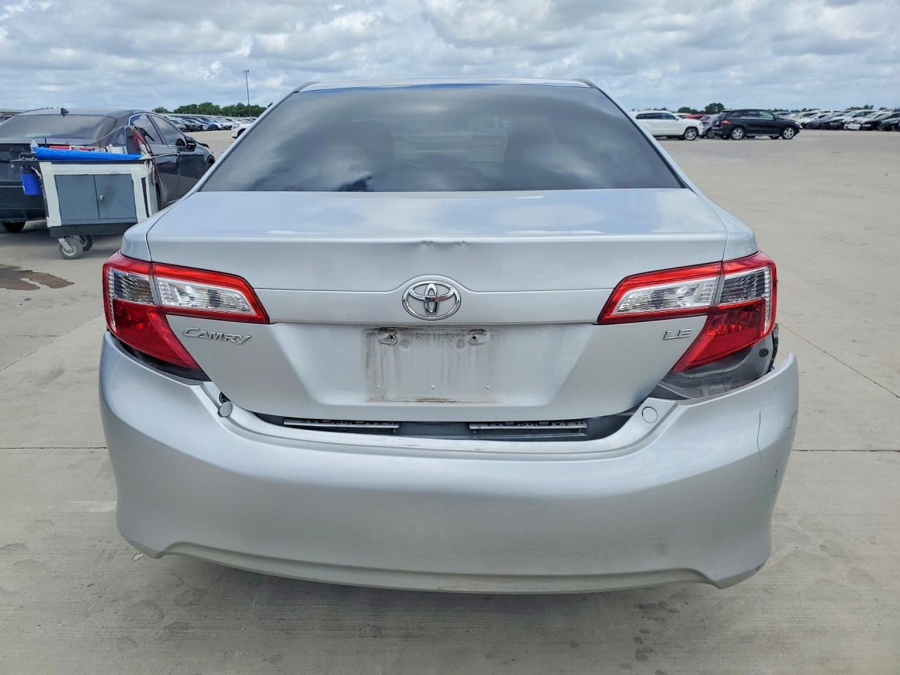 2013 Toyota Camry Le Silver vin: 4T4BF1FK8DR336064