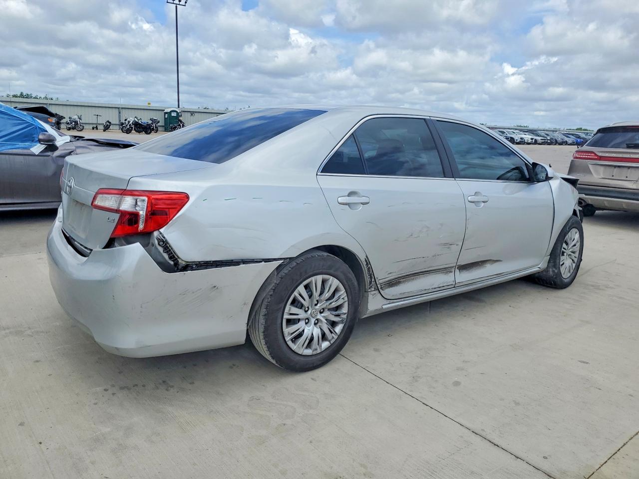 2013 Toyota Camry Le Silver vin: 4T4BF1FK8DR336064