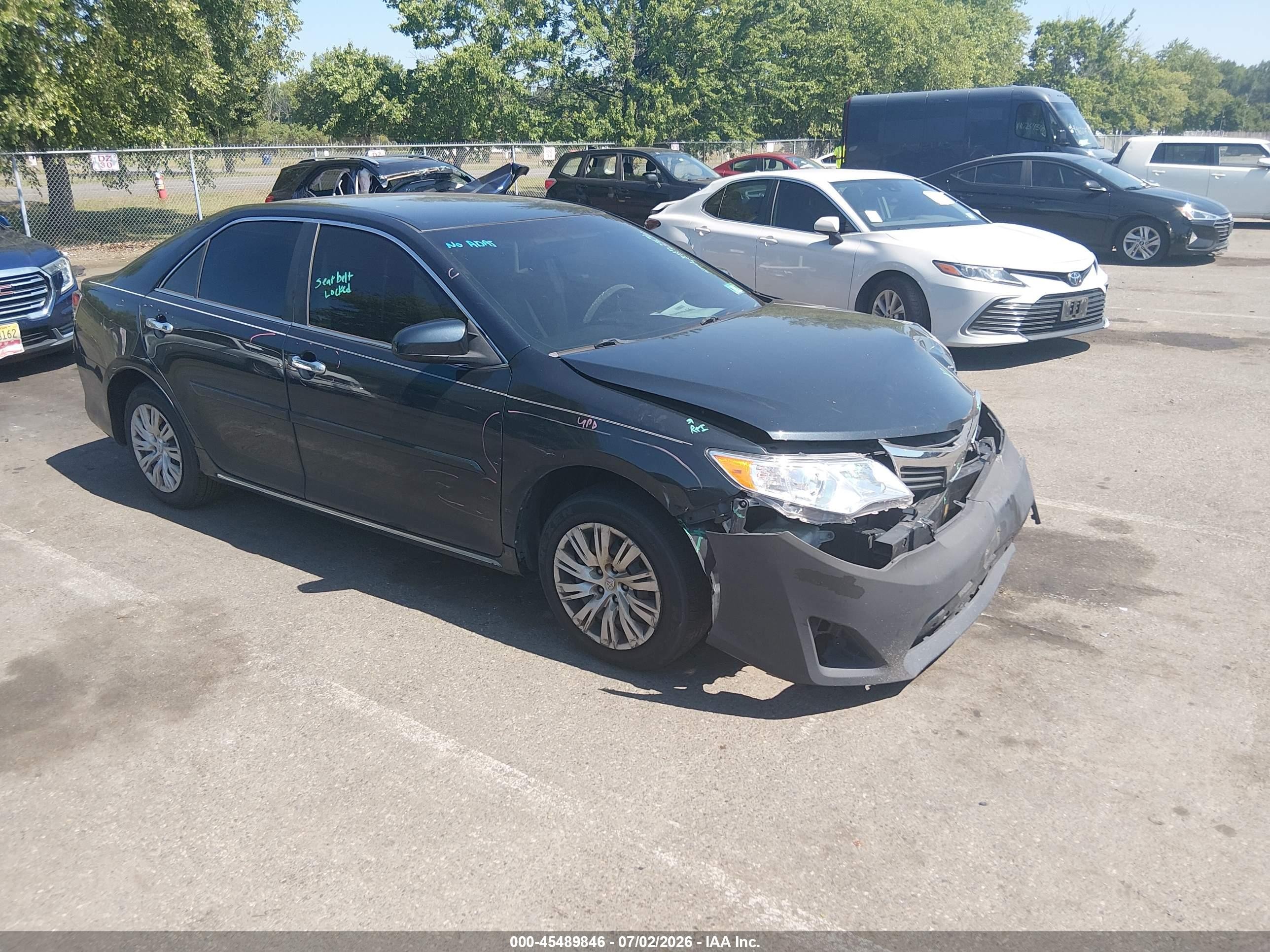 2014 Toyota Camry Le Gray vin: 4T4BF1FK8ER341962