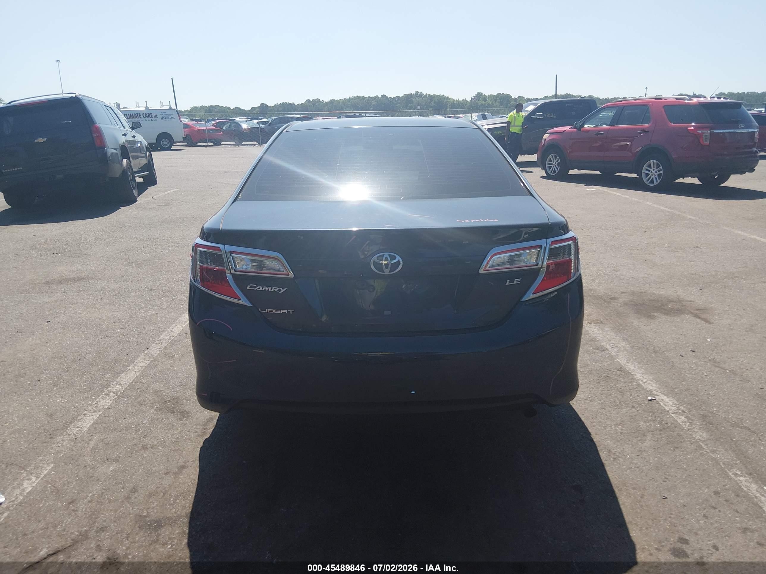 2014 Toyota Camry Le Gray vin: 4T4BF1FK8ER341962