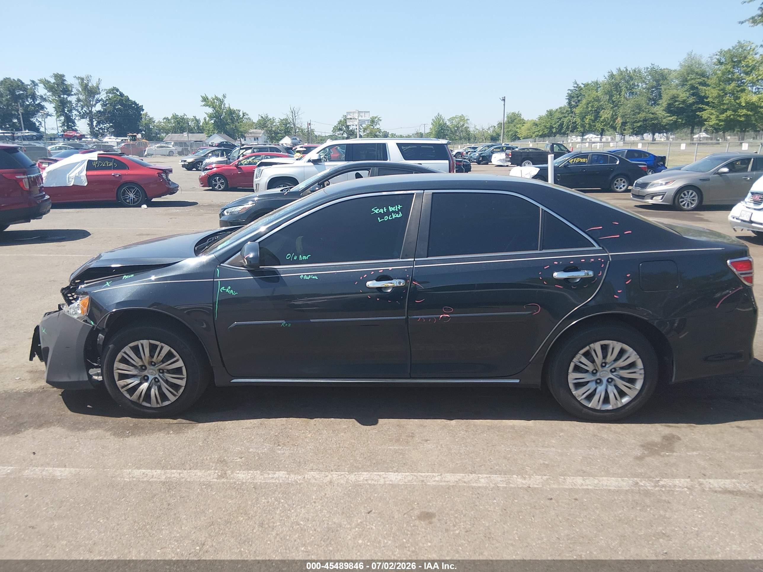 2014 Toyota Camry Le Gray vin: 4T4BF1FK8ER341962