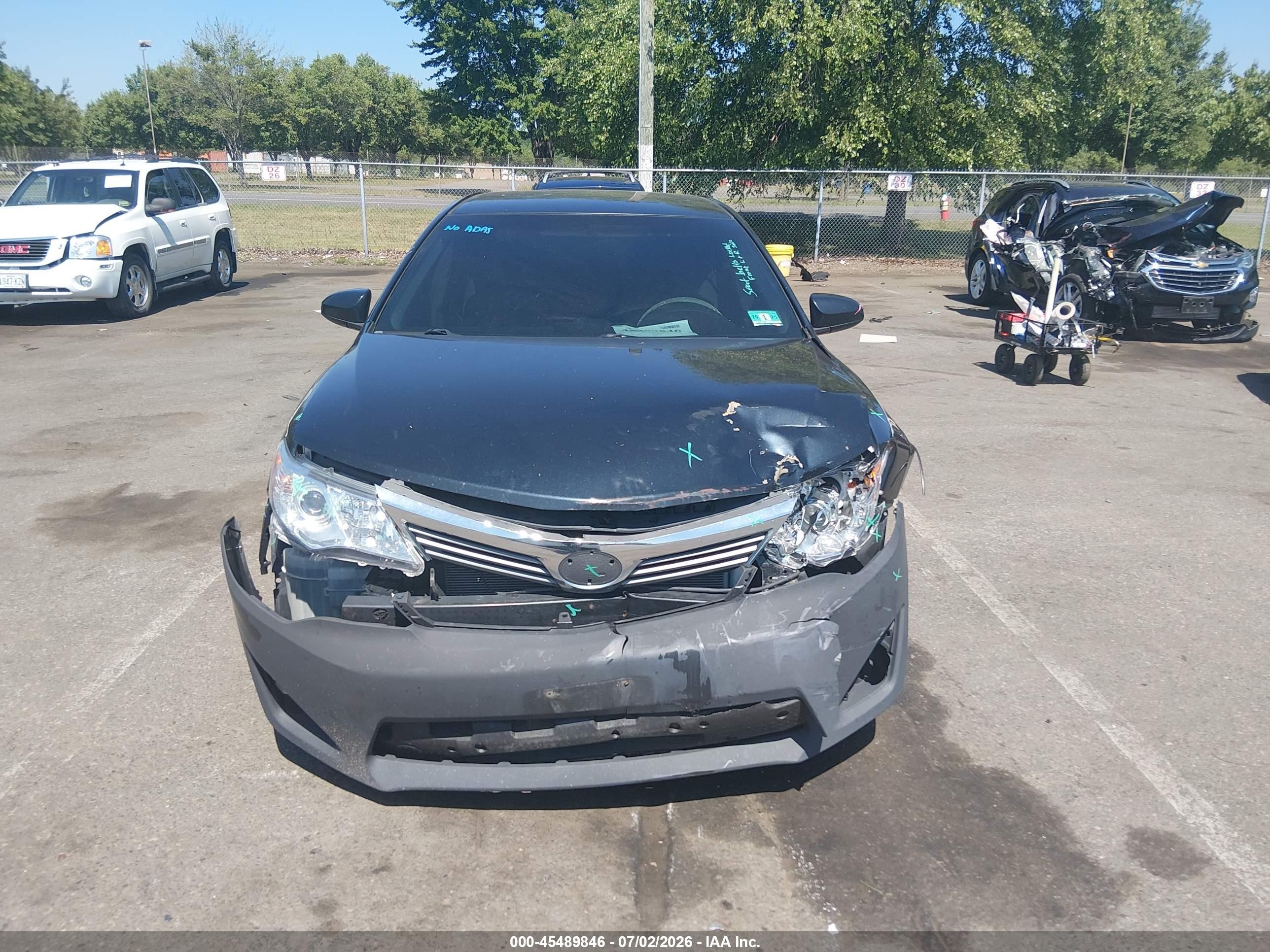 2014 Toyota Camry Le Gray vin: 4T4BF1FK8ER341962