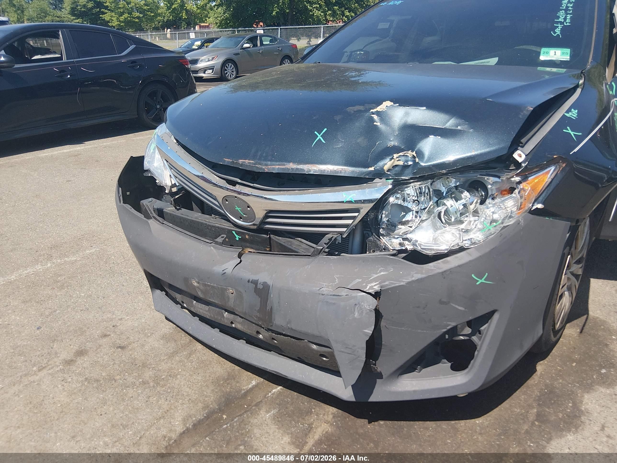 2014 Toyota Camry Le Gray vin: 4T4BF1FK8ER341962
