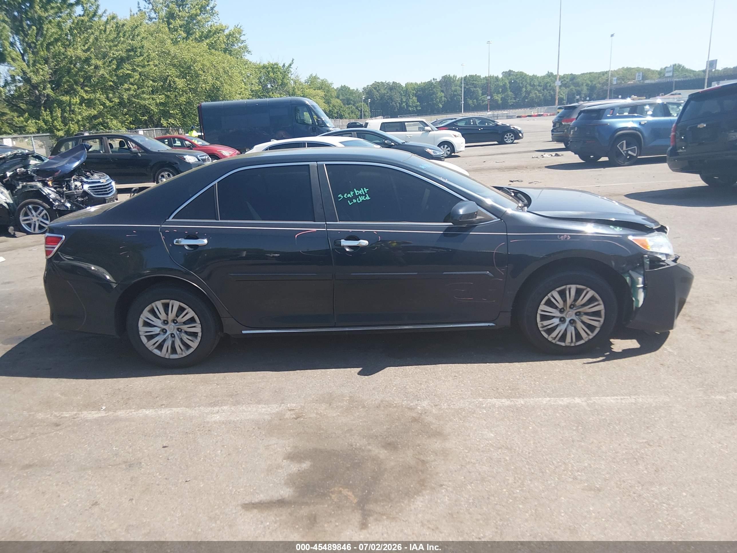 2014 Toyota Camry Le Gray vin: 4T4BF1FK8ER341962