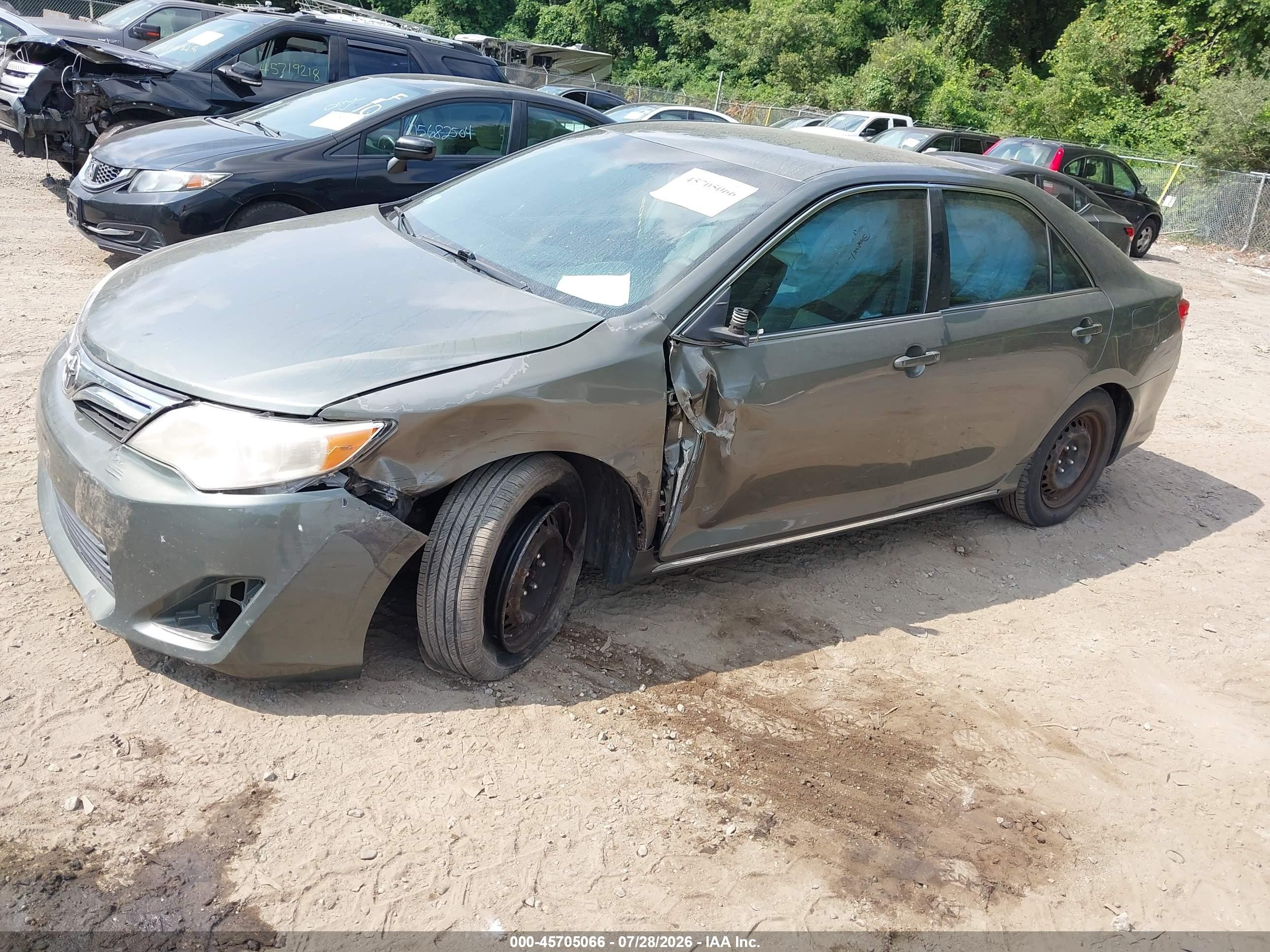 2014 Toyota Camry Le Зеленый vin: 4T4BF1FK8ER353108